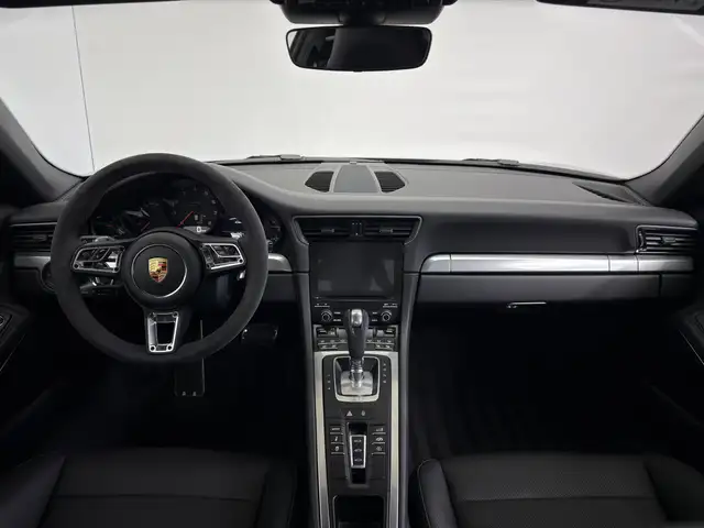 Porsche 991 view 12