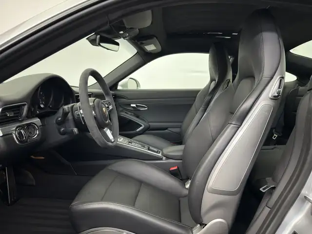 Porsche 991 view 10
