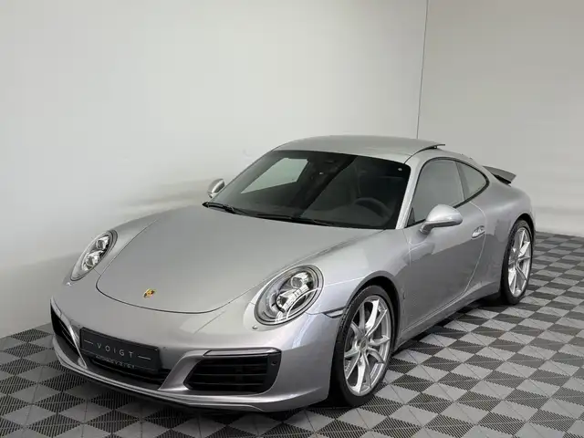 Porsche 991 view 2