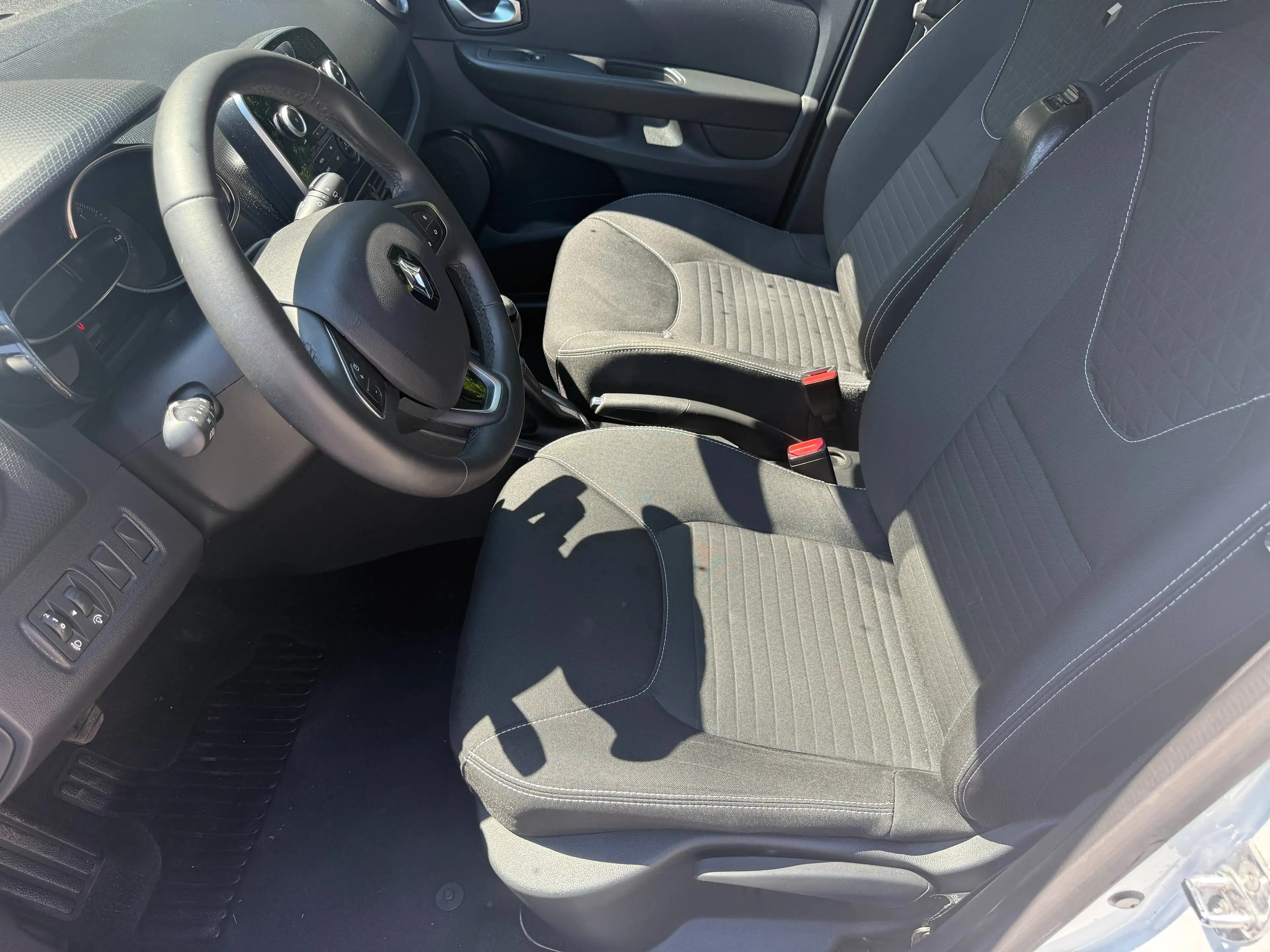 Renault Clio 1.2-4 Türer-Klima-Tempo-Alu-TÜV-Bitte Lesen — photo 11