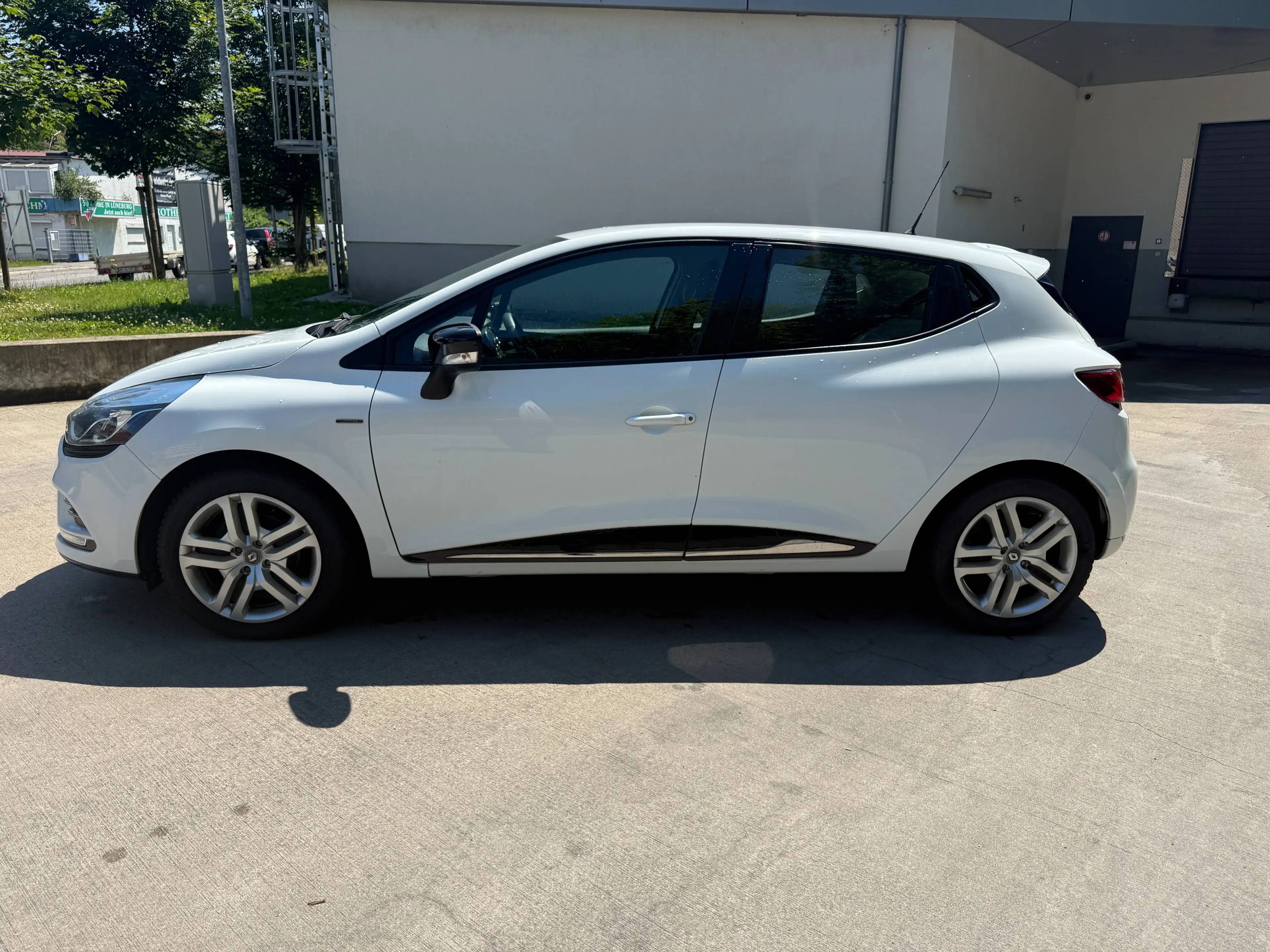 Renault Clio 1.2-4 Türer-Klima-Tempo-Alu-TÜV-Bitte Lesen — photo 5