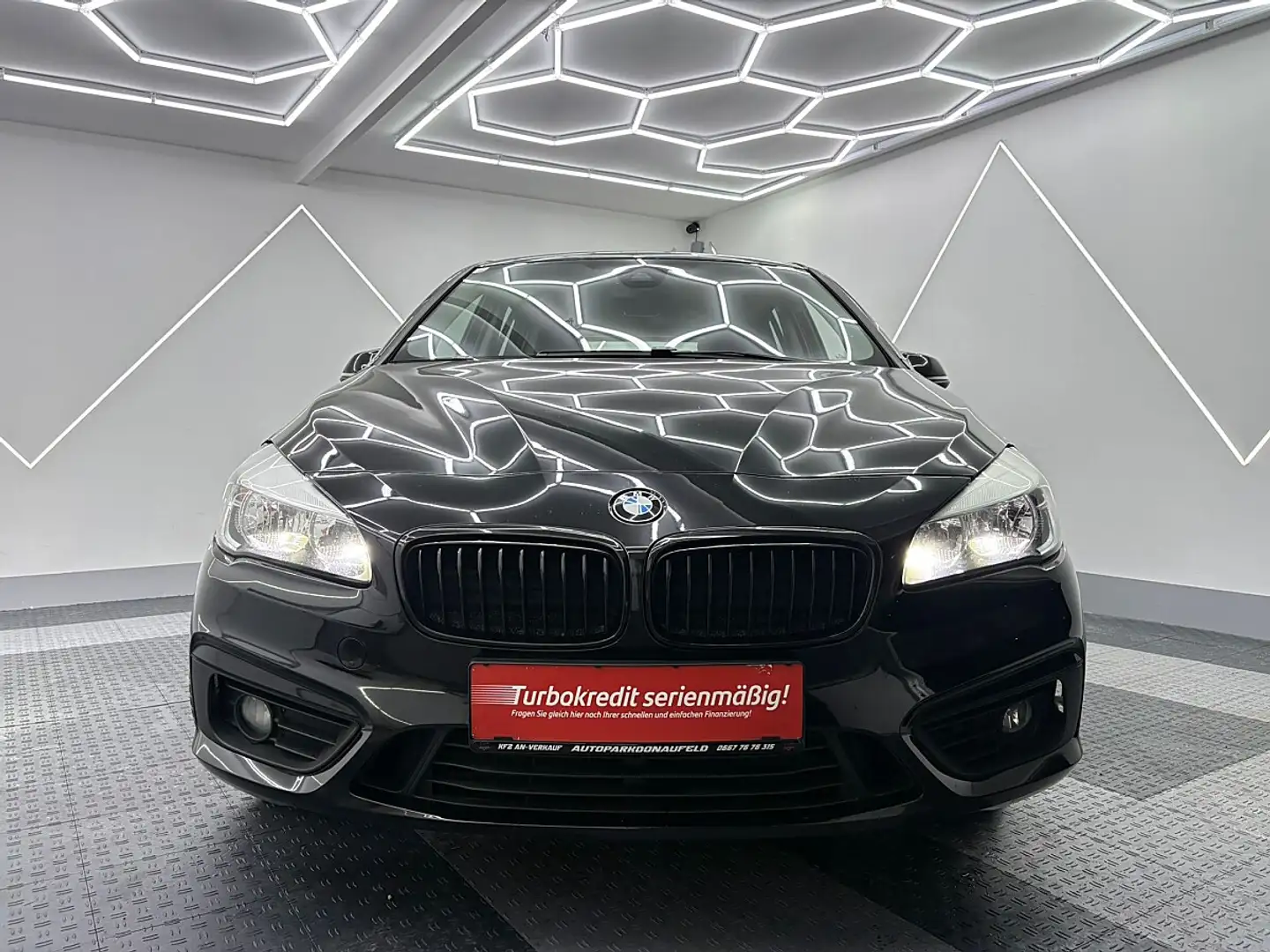 BMW 220 d Gran Tourer Aut./Ö-Best Preis!/GEPFLEGT/ Schwarz - 2