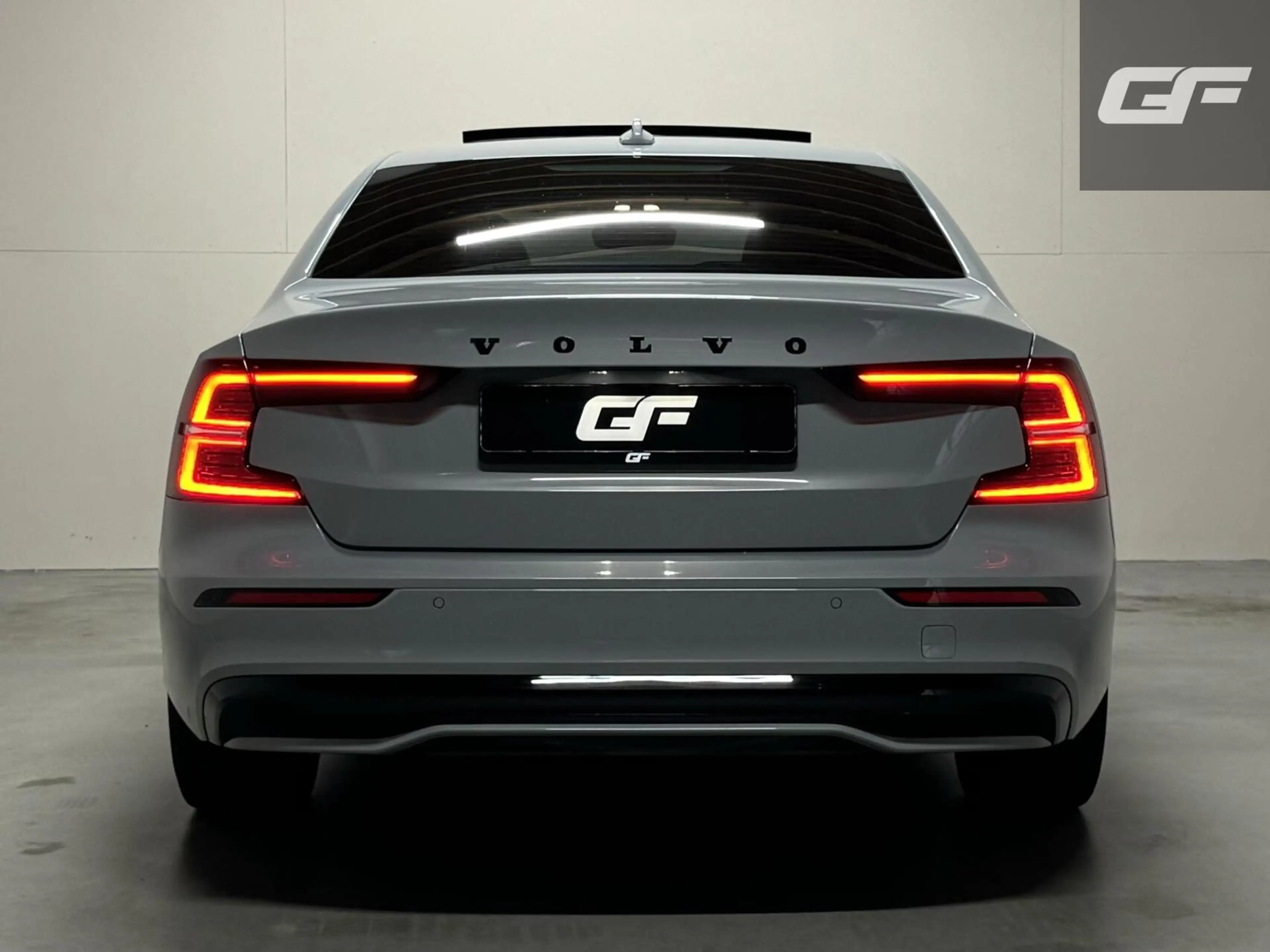 Volvo S60 2.0 Recharge T8 AWD Ultimate Dark Pano B&W Massage — photo 6