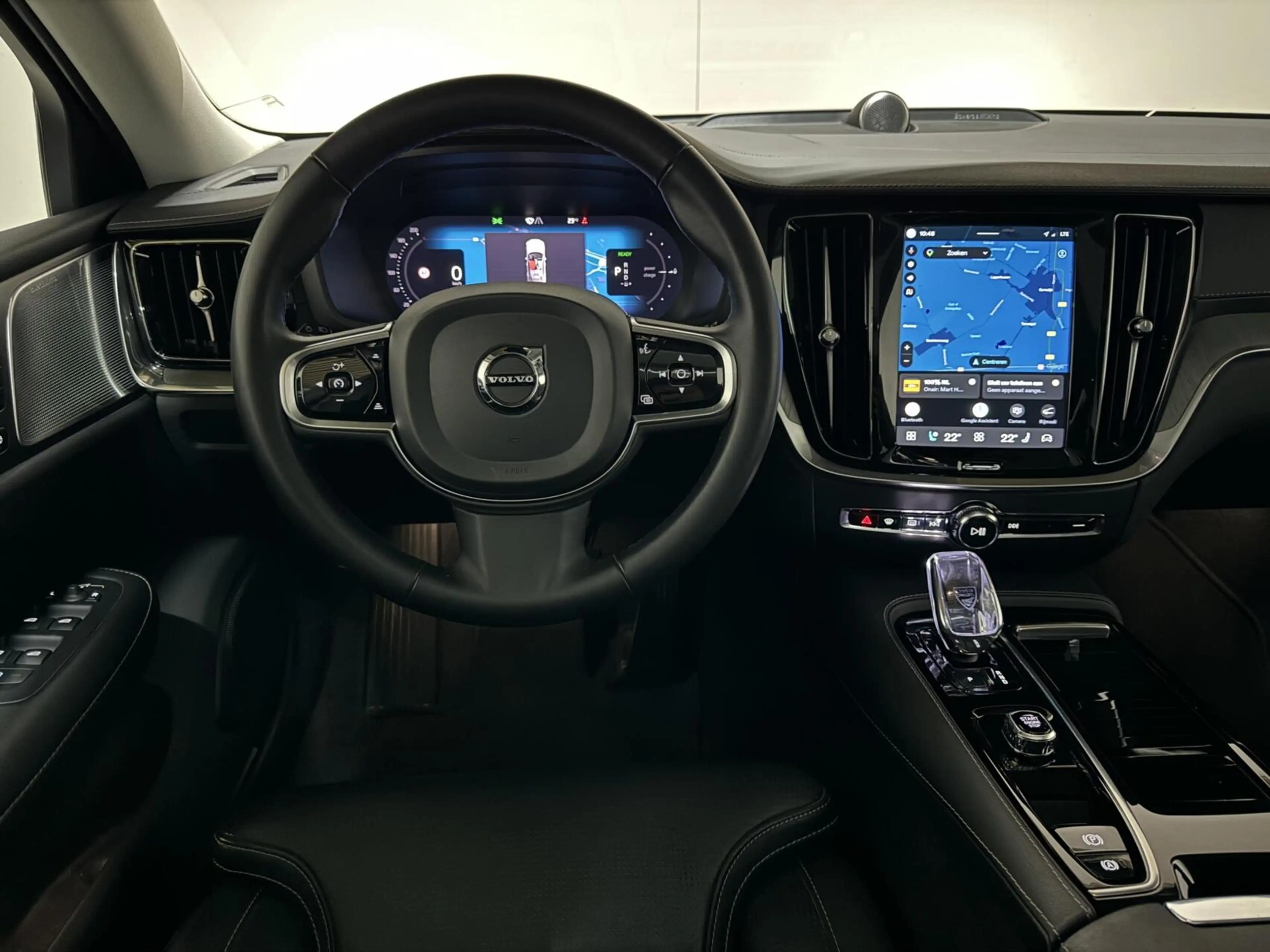 Volvo S60 2.0 Recharge T8 AWD Ultimate Dark Pano B&W Massage — photo 24
