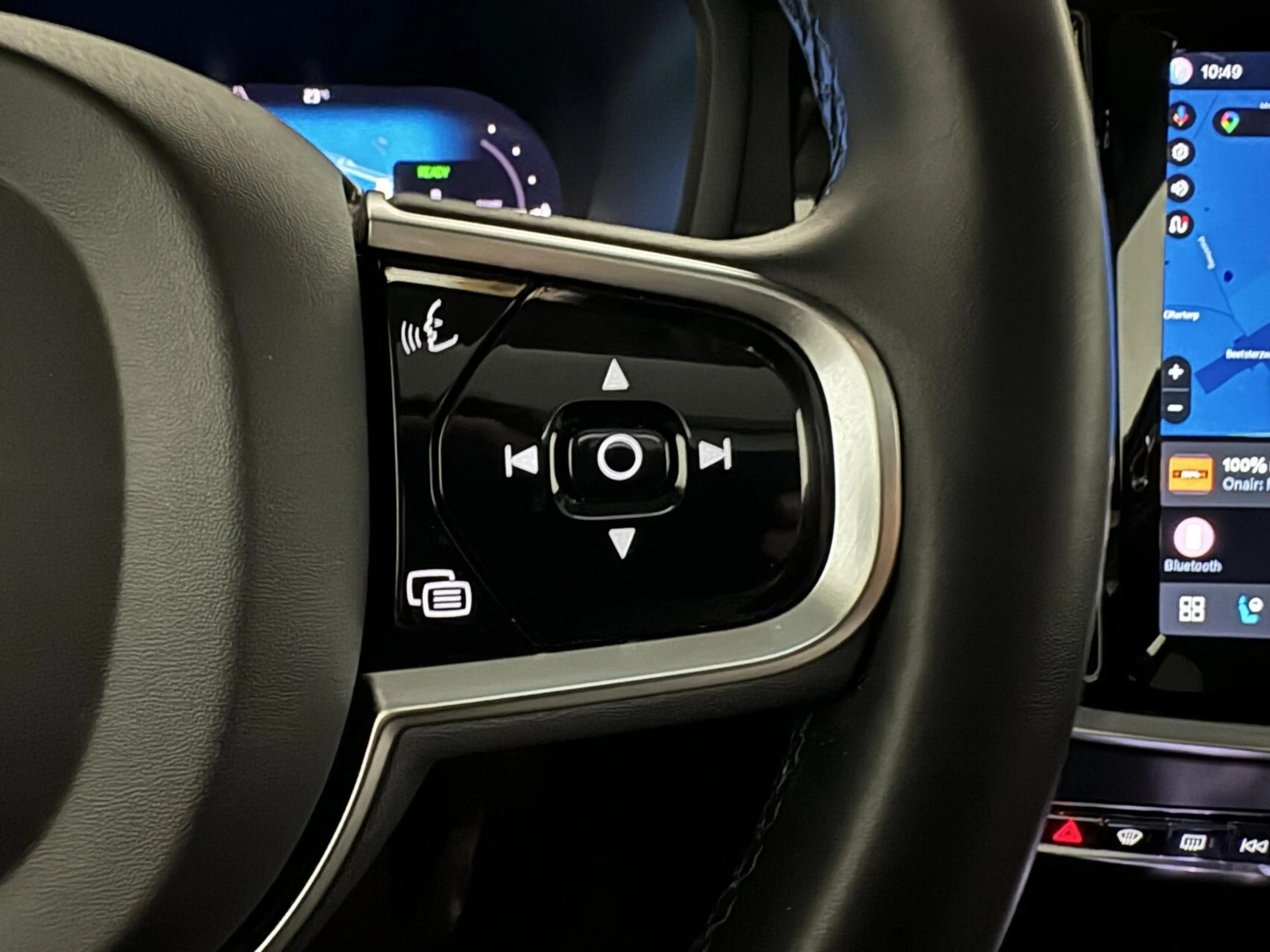 Volvo S60 2.0 Recharge T8 AWD Ultimate Dark Pano B&W Massage — photo 29