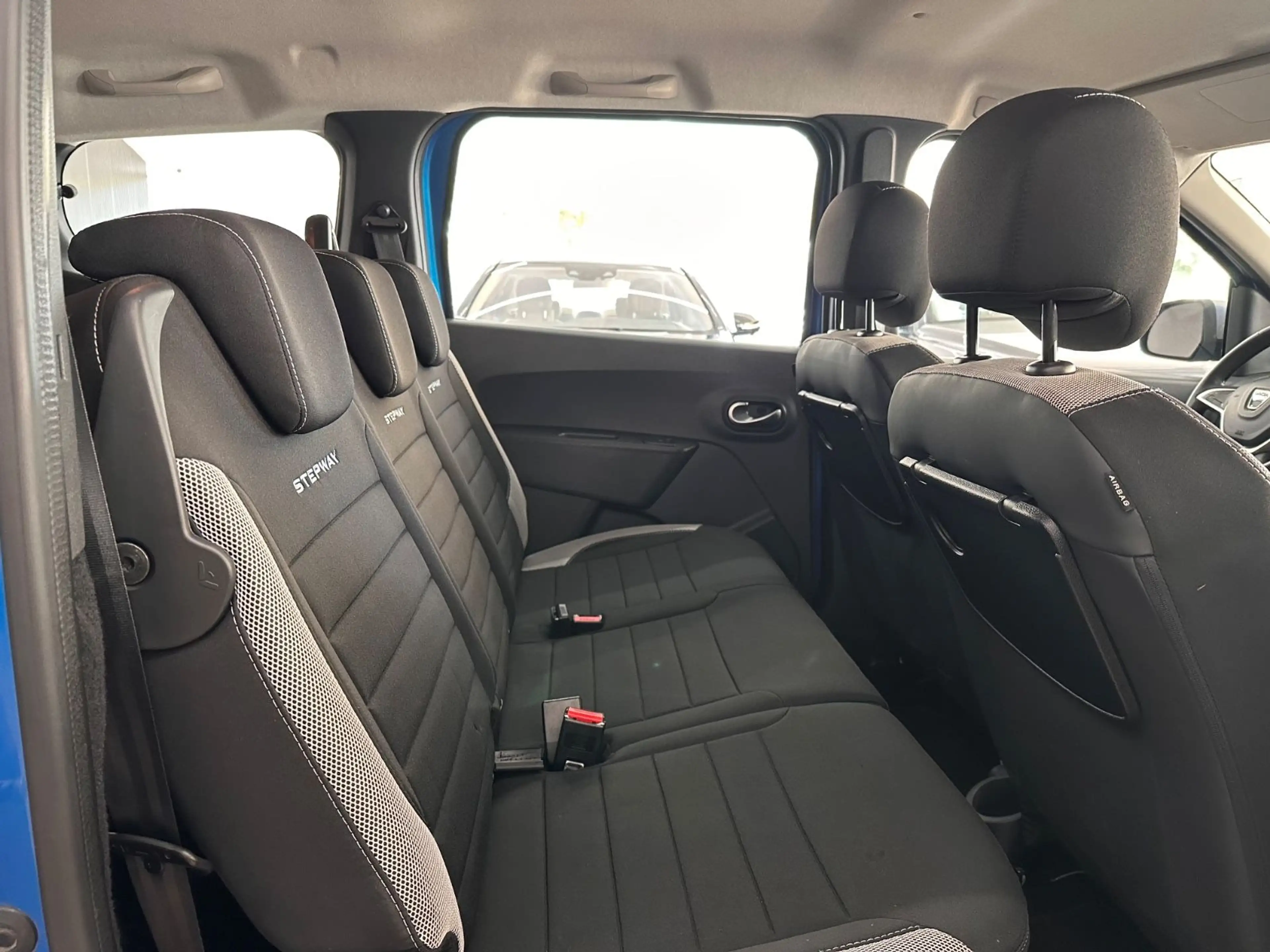 Dacia Lodgy 1.3 TCe*7.Sitze*Tempomat*Kamera*Klima — photo 11