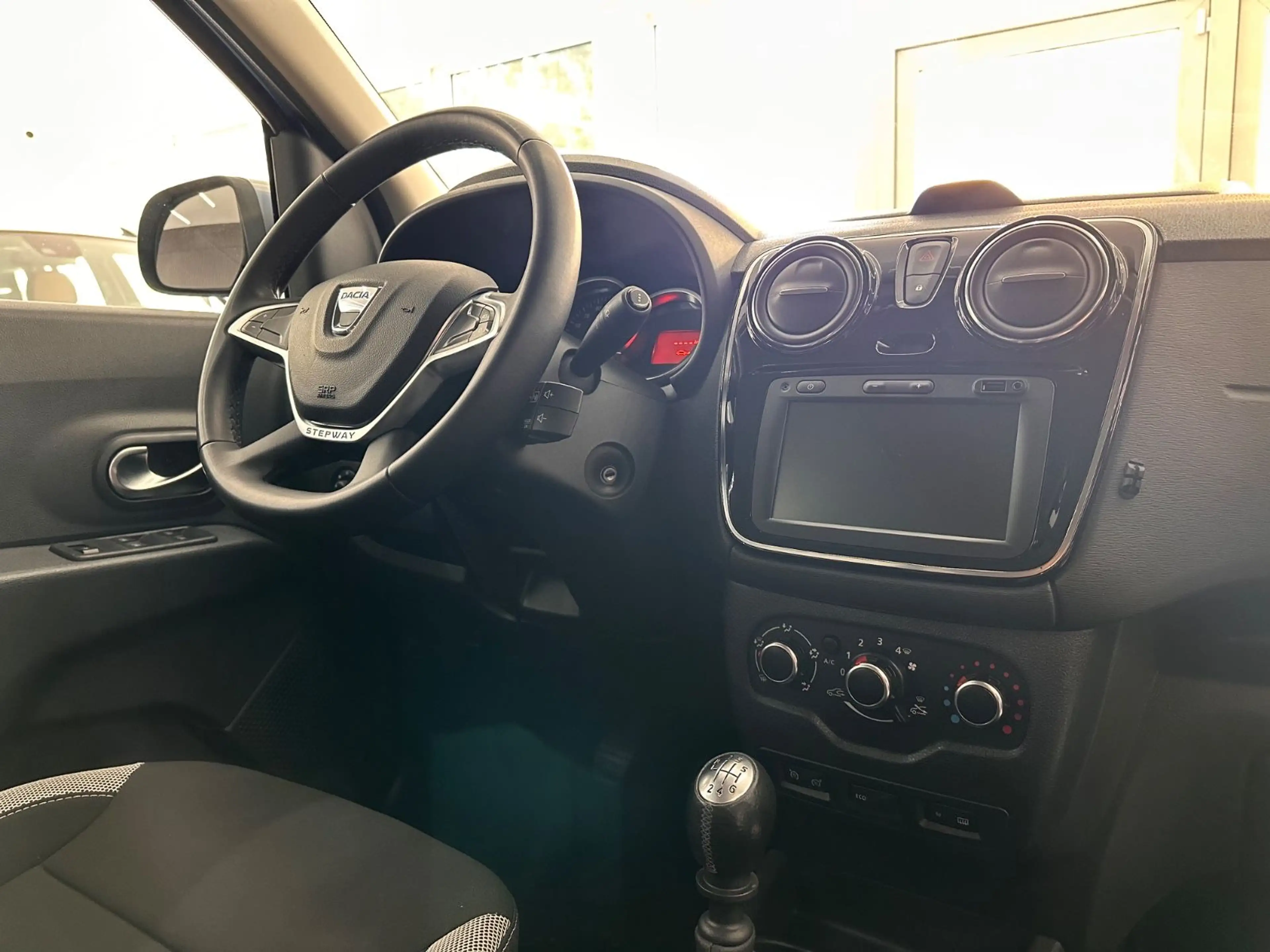 Dacia Lodgy 1.3 TCe*7.Sitze*Tempomat*Kamera*Klima — photo 9