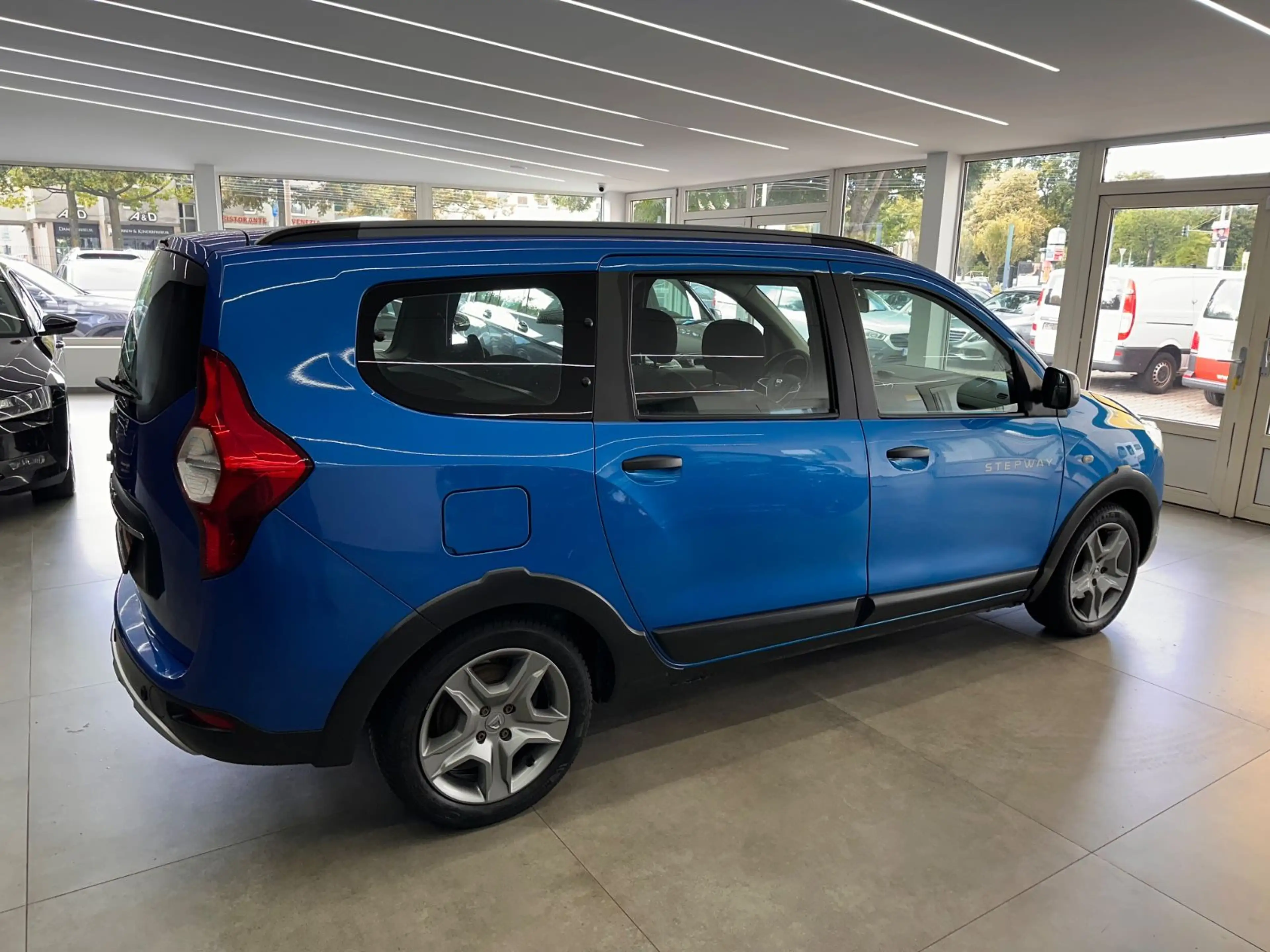 Dacia Lodgy 1.3 TCe*7.Sitze*Tempomat*Kamera*Klima — photo 6
