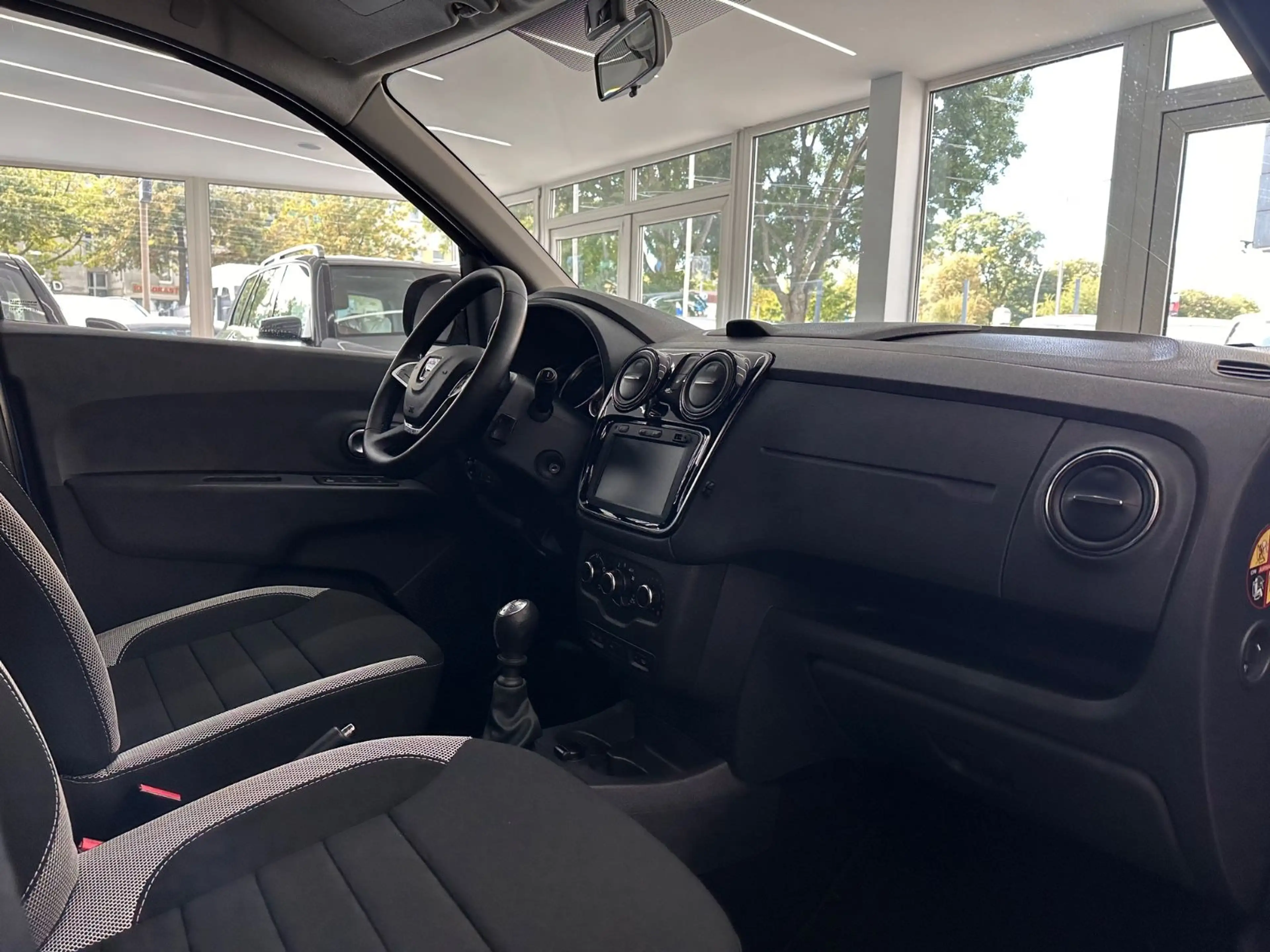 Dacia Lodgy 1.3 TCe*7.Sitze*Tempomat*Kamera*Klima — photo 7