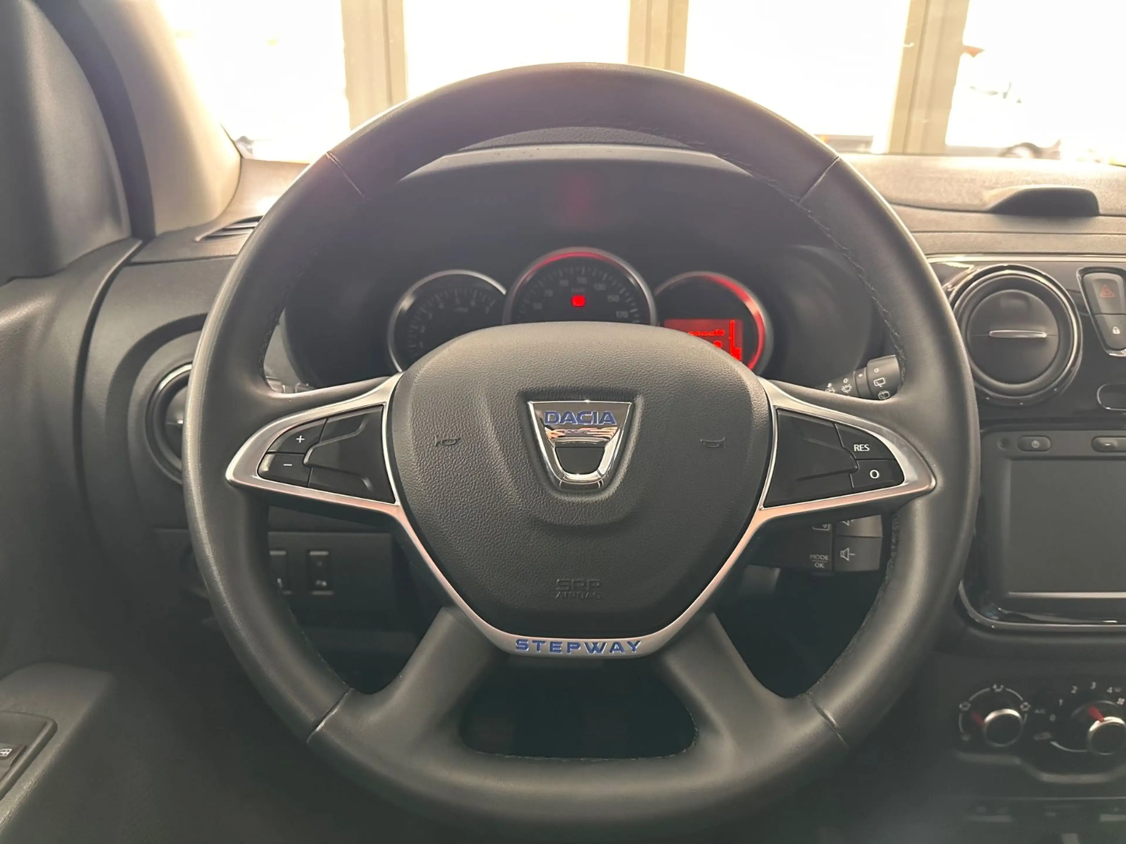 Dacia Lodgy 1.3 TCe*7.Sitze*Tempomat*Kamera*Klima — photo 15