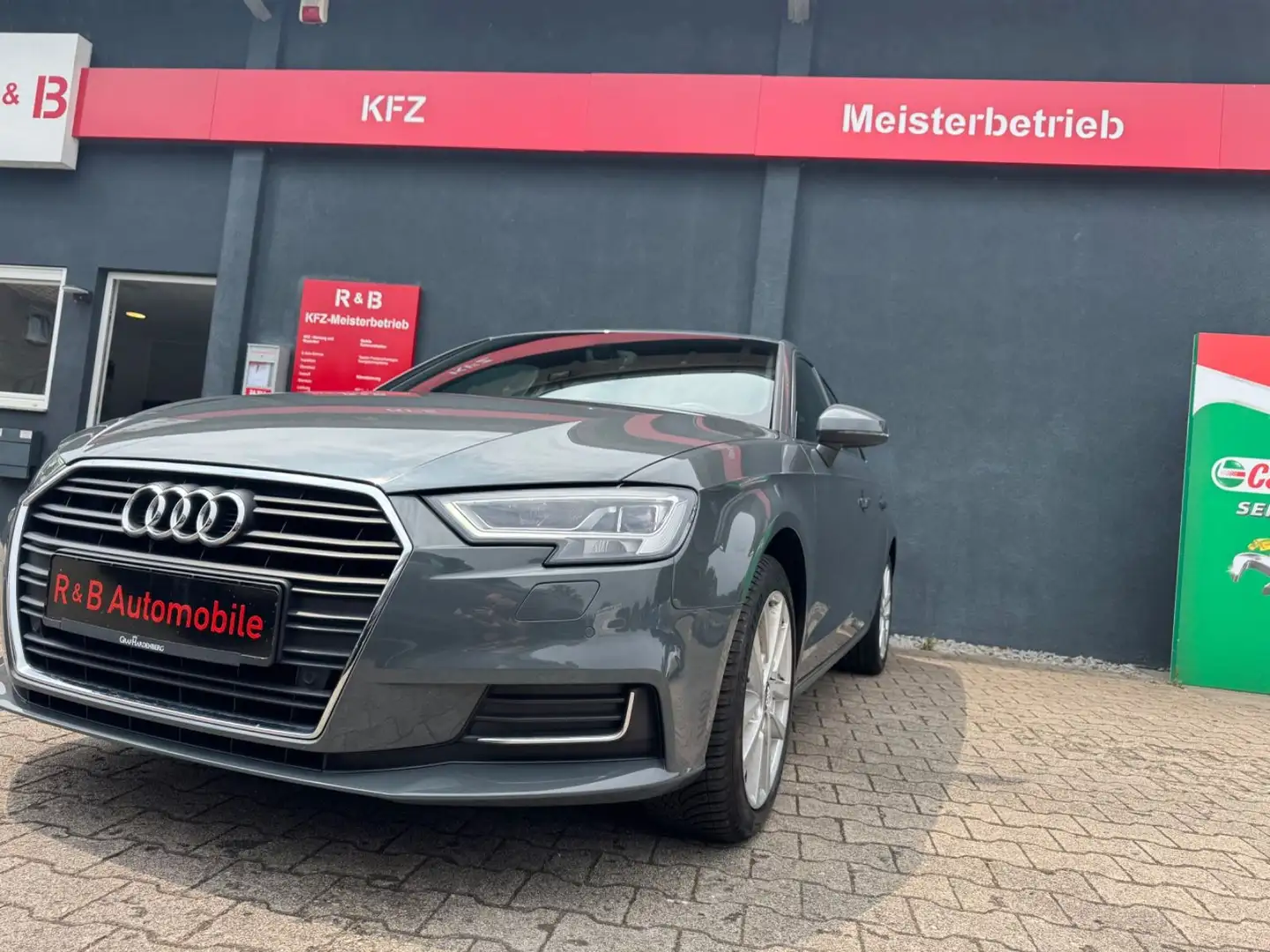 Audi A3 Sportback design*Led*Navi*Fahrassistenz* Grijs - 1