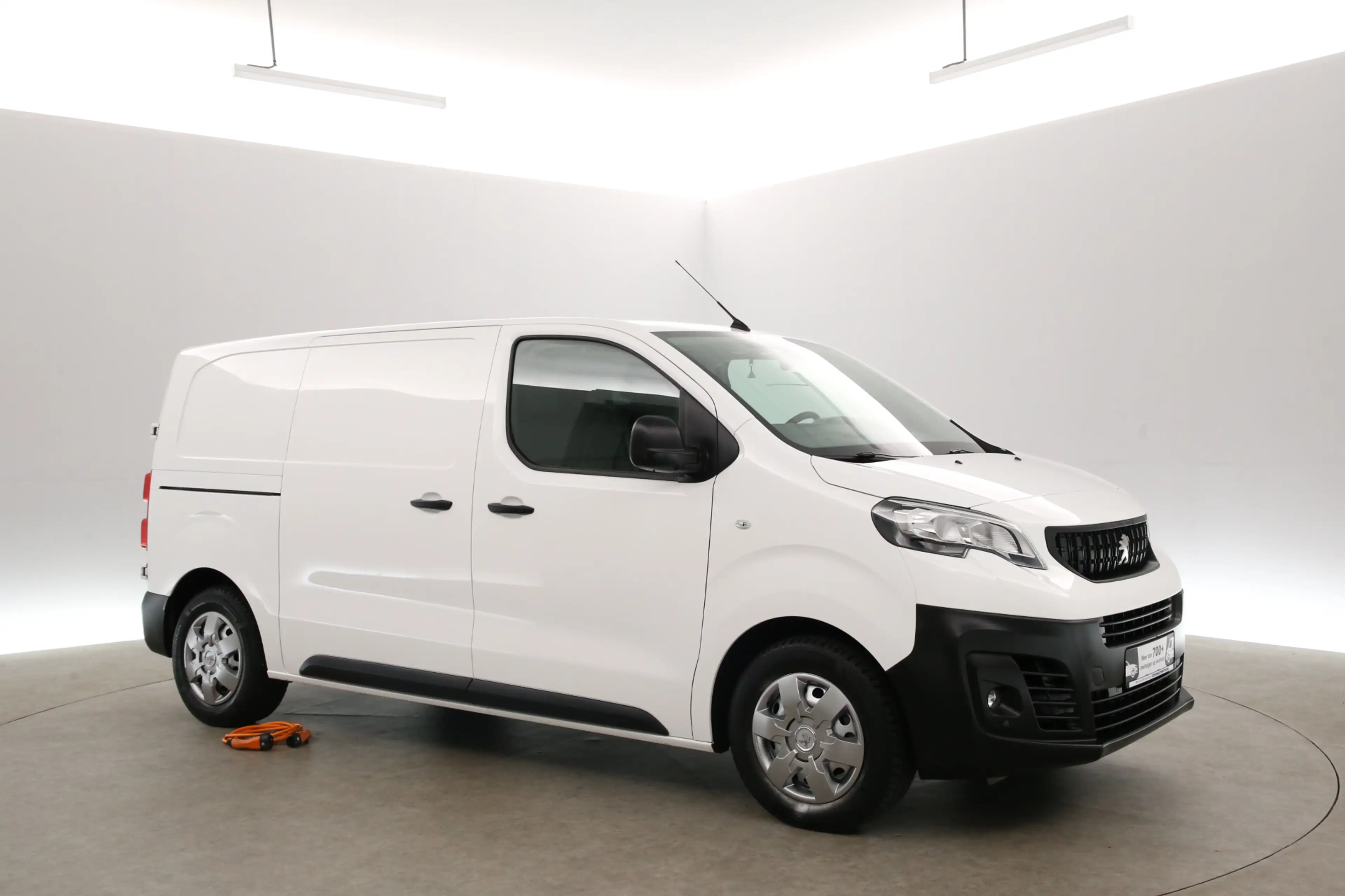 Peugeot e-Expert 75 kWh L2H1 | Snelladen | SOH 91% | Airco | Camera — photo 6