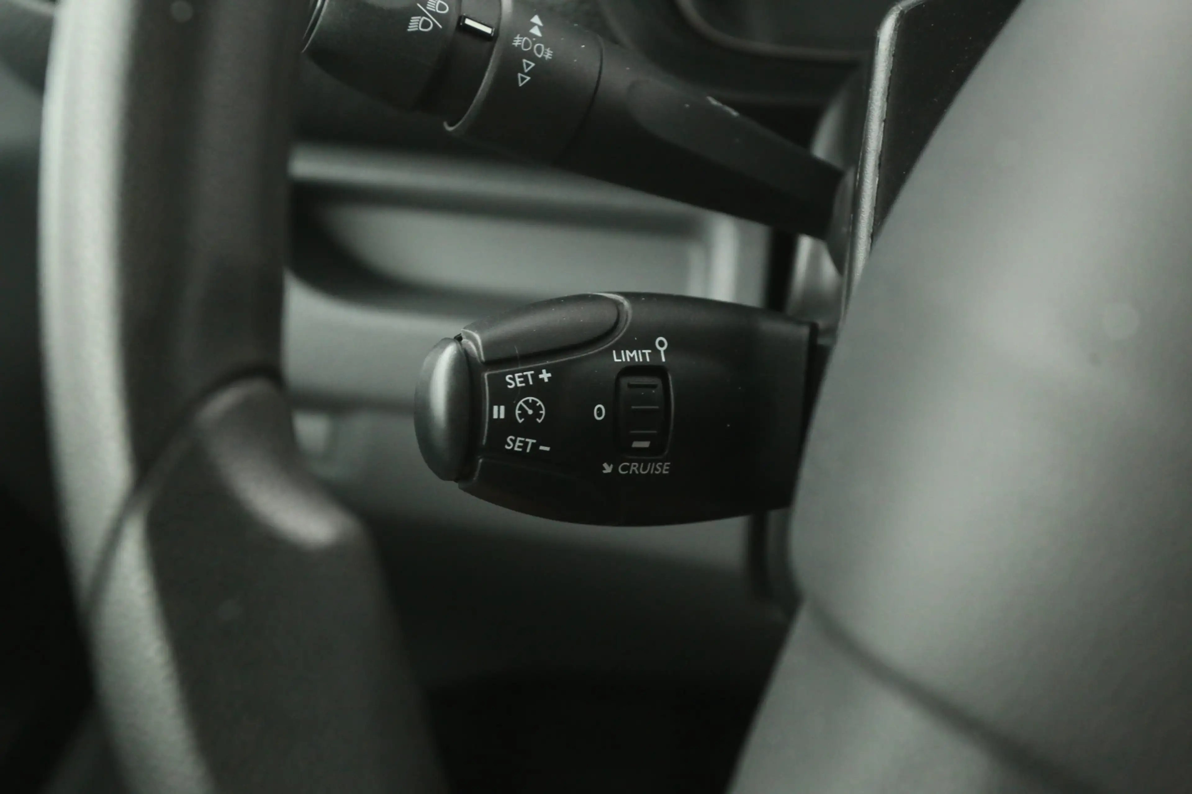 Peugeot e-Expert 75 kWh L2H1 | Snelladen | SOH 91% | Airco | Camera — photo 16