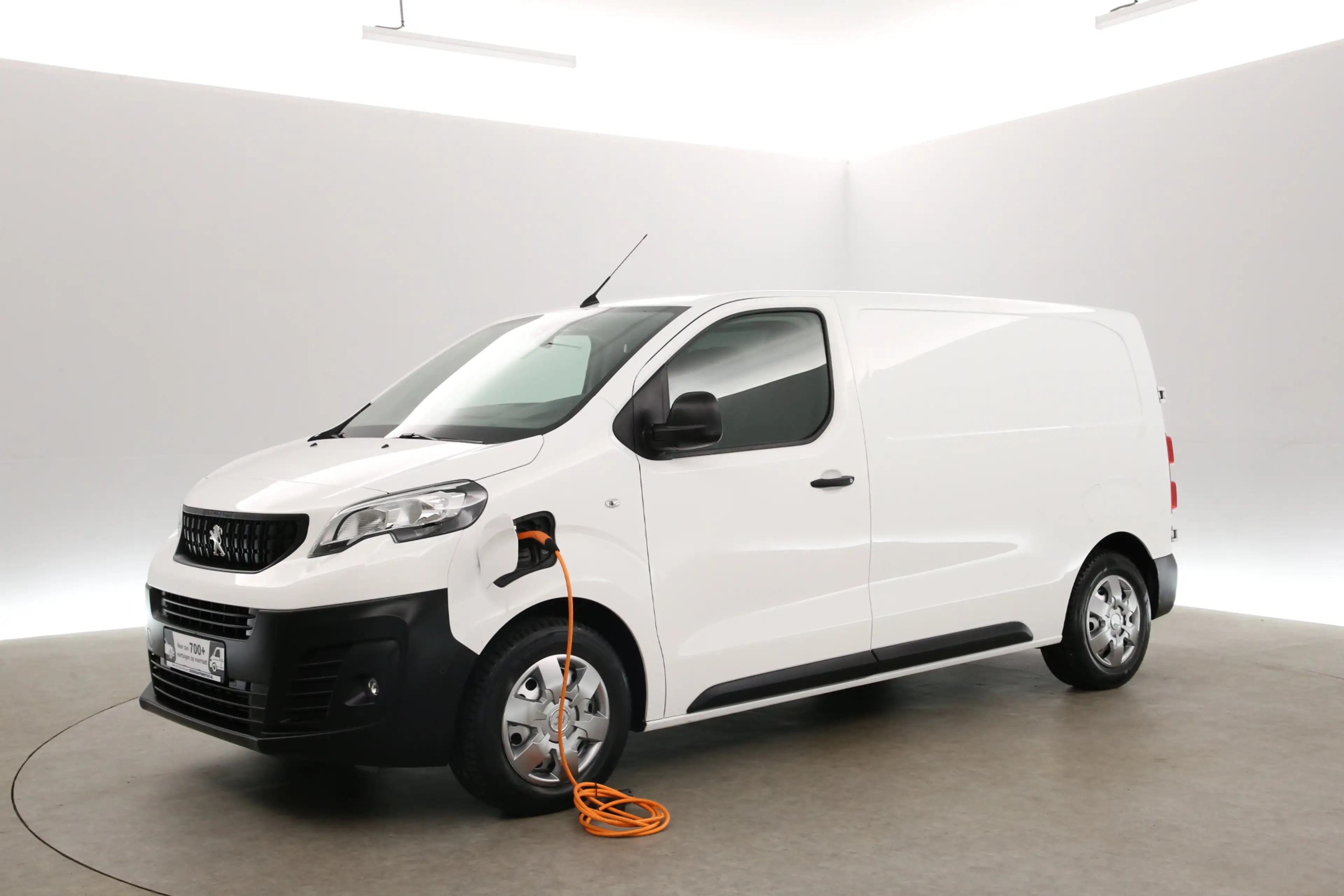 Peugeot e-Expert 75 kWh L2H1 | Snelladen | SOH 91% | Airco | Camera — photo 9