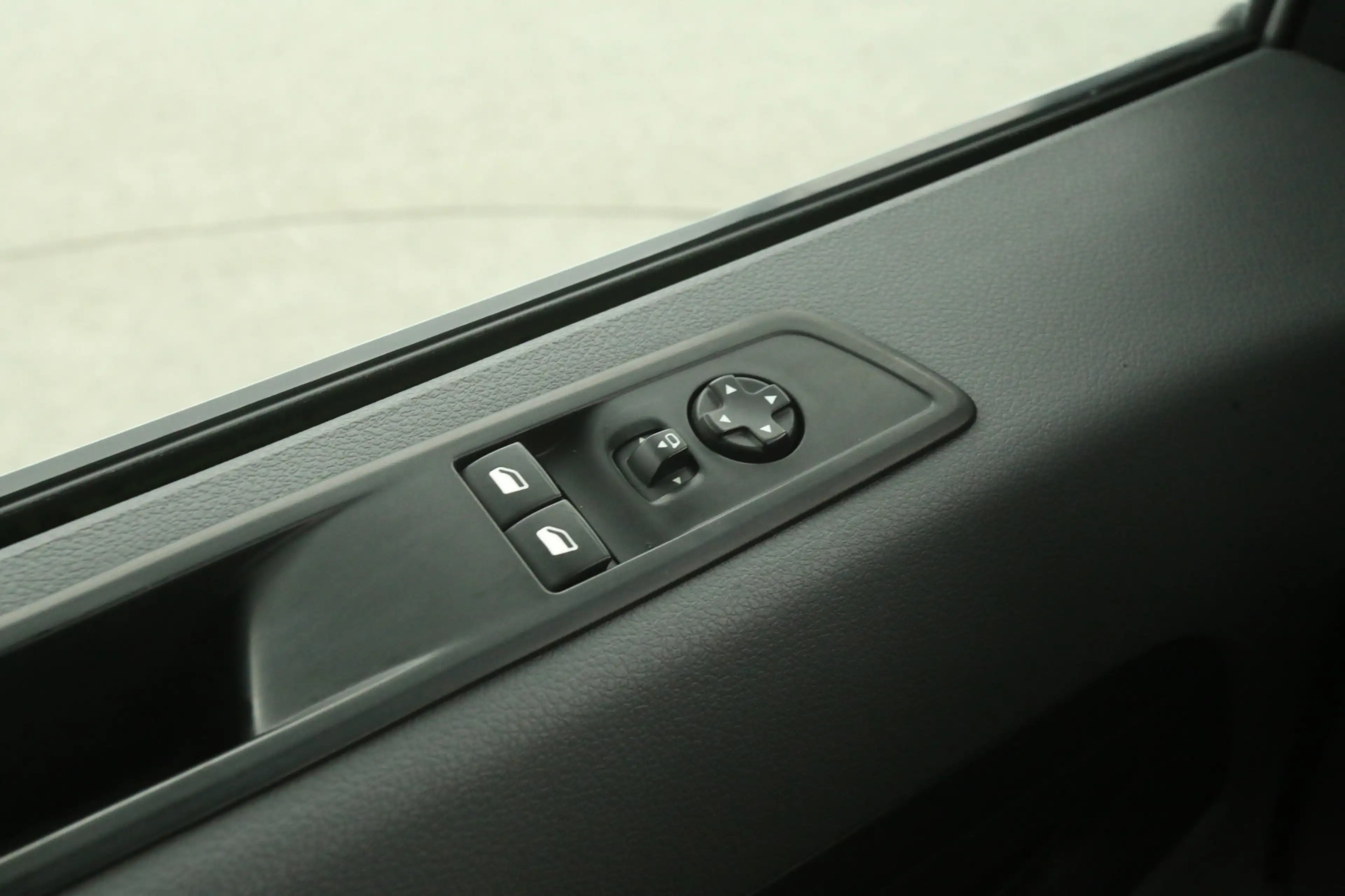 Peugeot e-Expert 75 kWh L2H1 | Snelladen | SOH 91% | Airco | Camera — photo 22