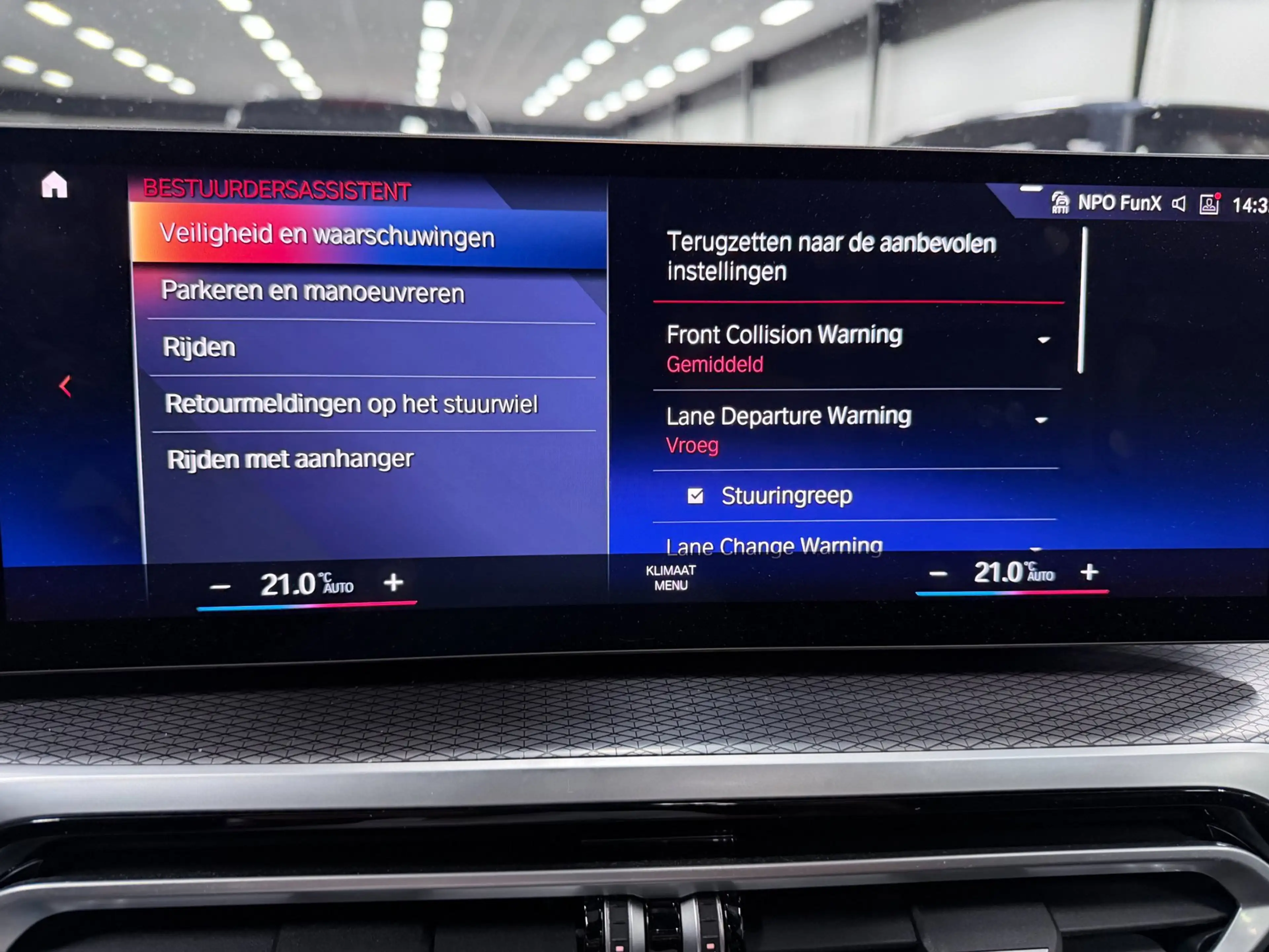 BMW i4 GRAN COUPE EDrive40 84 kWh M-SPORT NW-PRIJS 90DEUR — photo 35