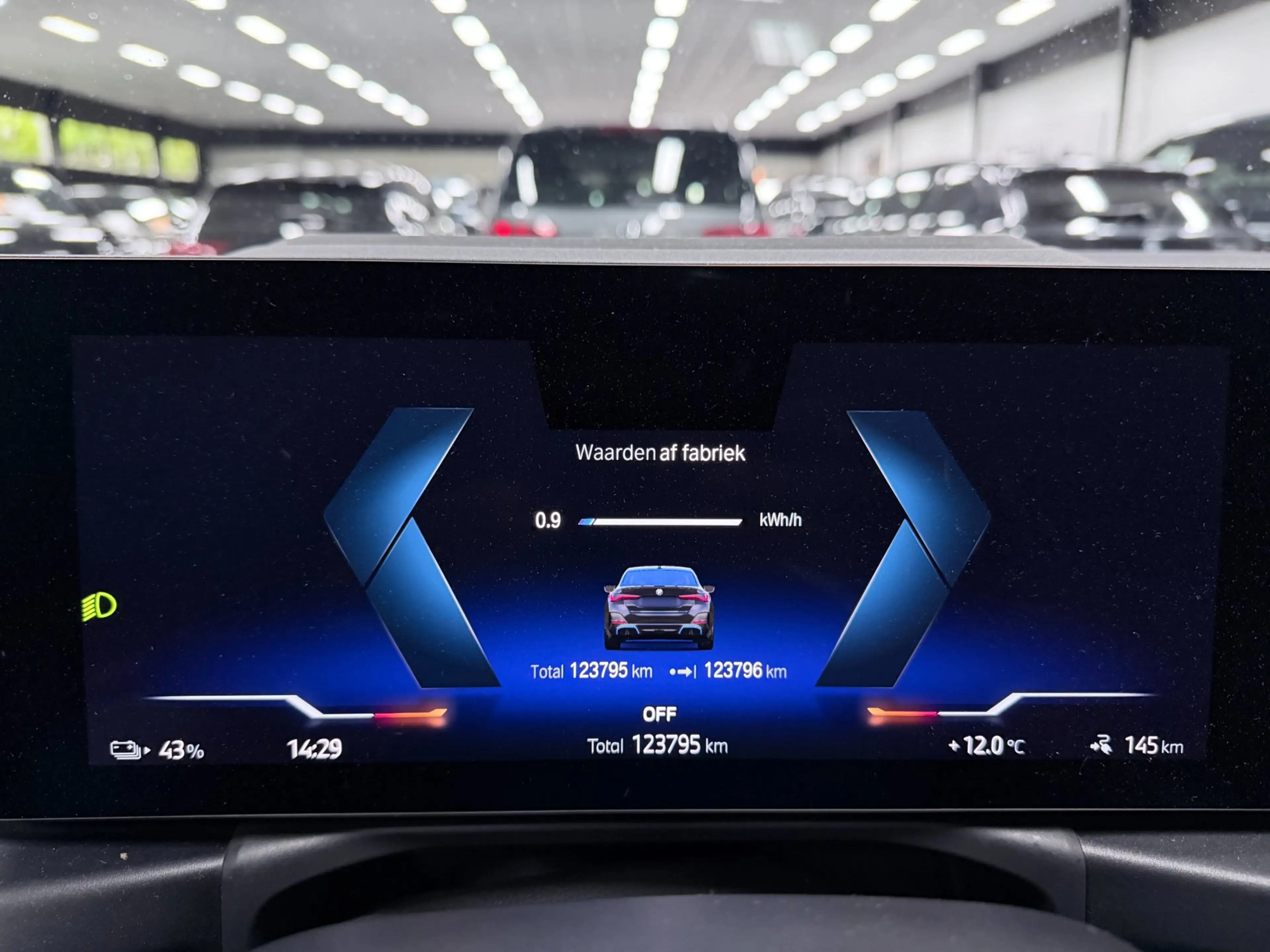 BMW i4 GRAN COUPE EDrive40 84 kWh M-SPORT NW-PRIJS 90DEUR — photo 24