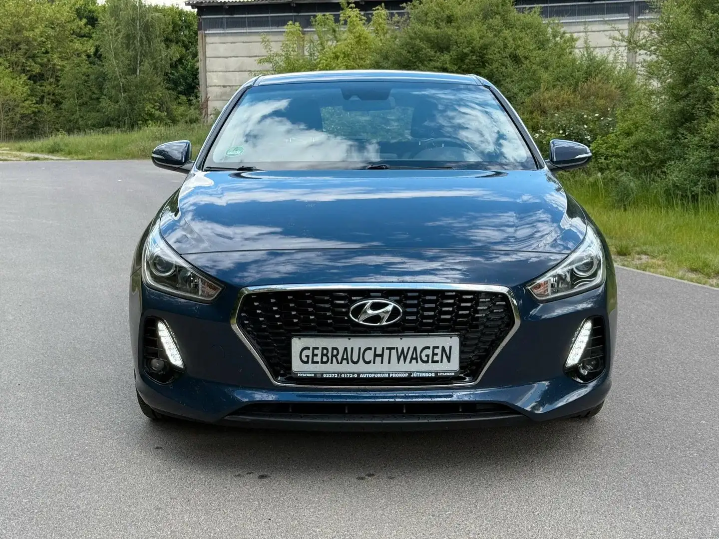 Hyundai i30 Trend 1.4 T-GDI *Navi*Shz*RFKam*8FachBereift Azul - 2