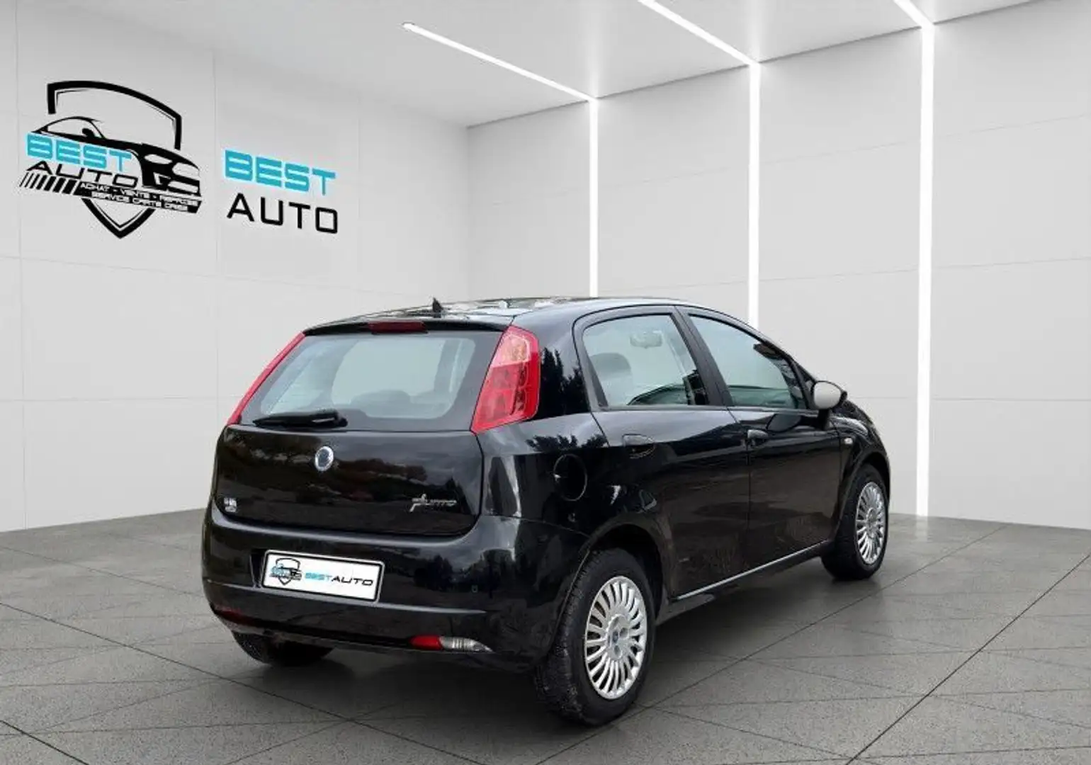 Fiat Grande Punto 1.4 8V 77CH DYNAMIC 5P Negro - 2