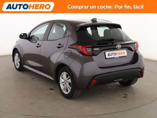 Toyota Yaris view 4