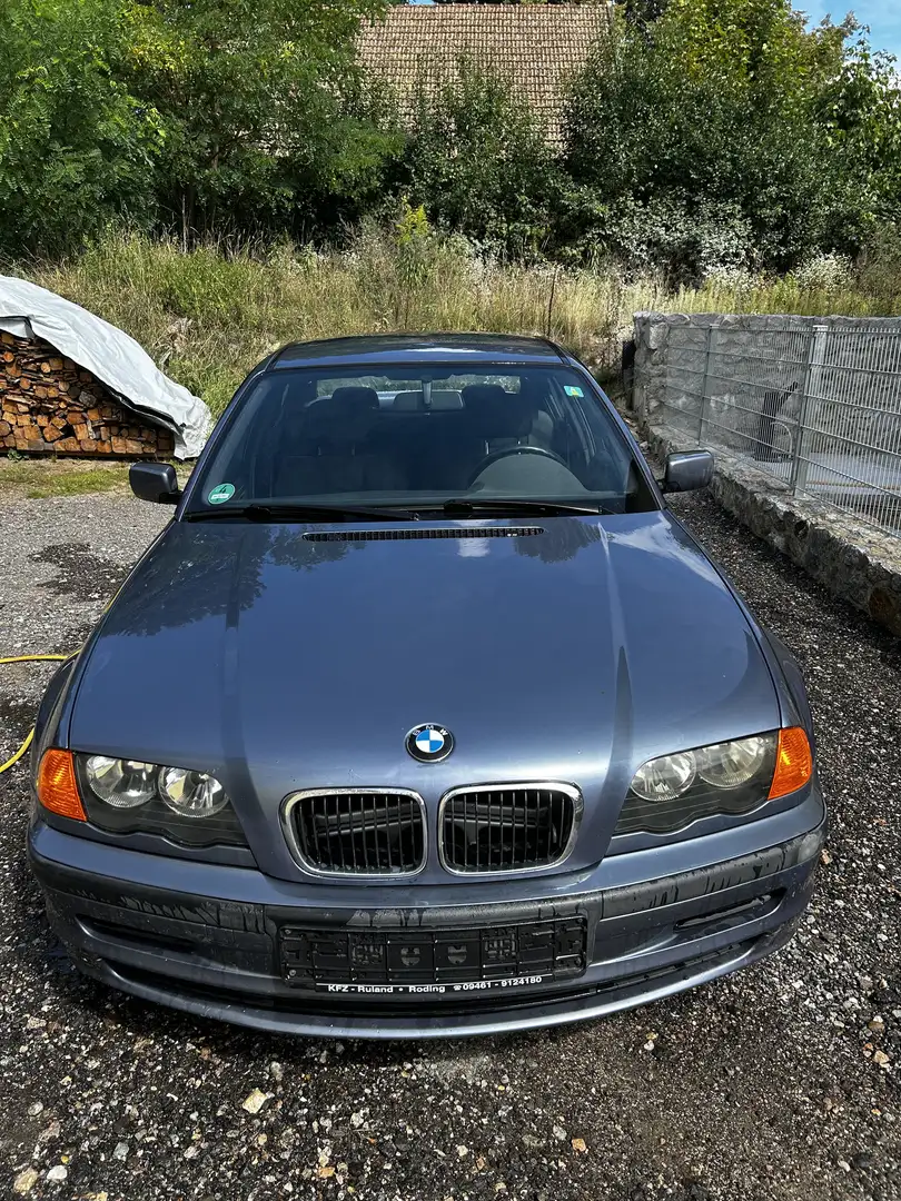 BMW 318 318i - 1