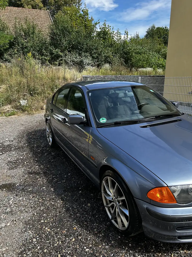 BMW 318 318i - 2