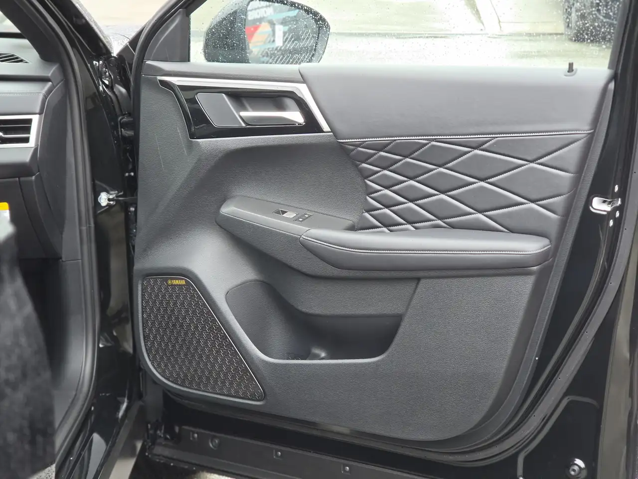 Mitsubishi Outlander снимка Mitsubishi Outlander