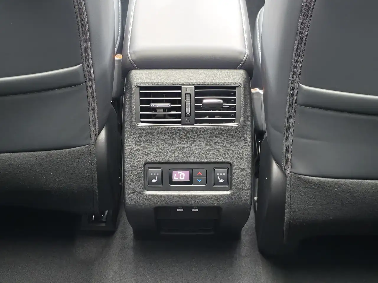Mitsubishi Outlander снимка Mitsubishi Outlander