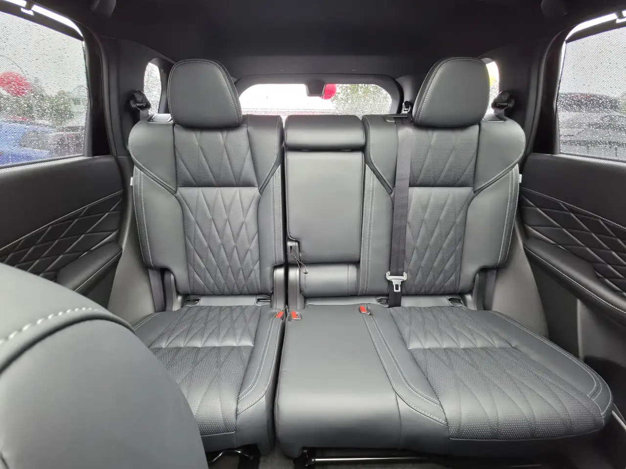 Mitsubishi Outlander снимка Mitsubishi Outlander