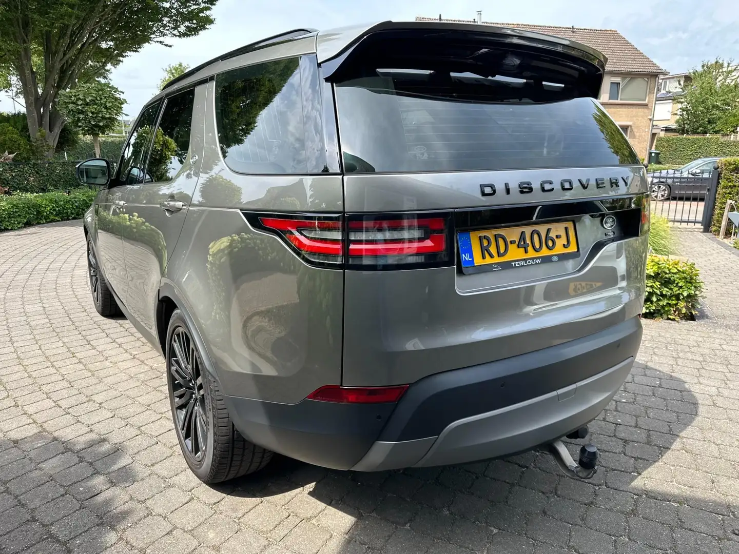 Land Rover Discovery 2.0 Sd4 HSE Luxury, Pano, Leder, VOL! Grijs - 2