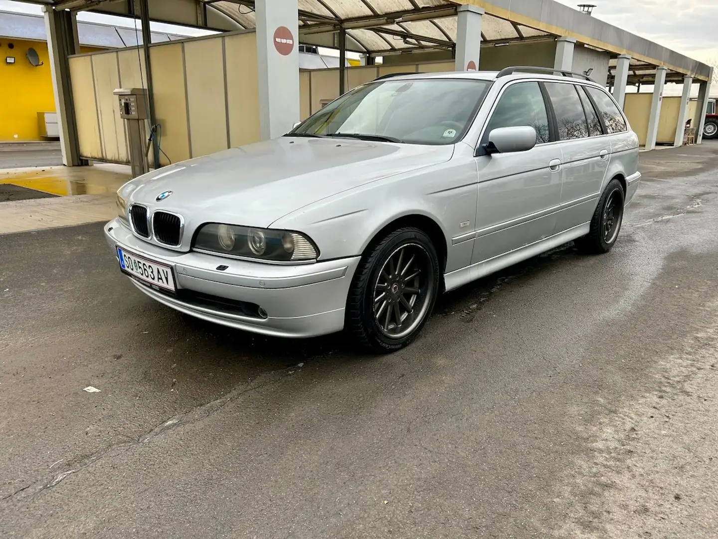 BMW 525 525d touring Österreich-Paket Aut. Silber - 1