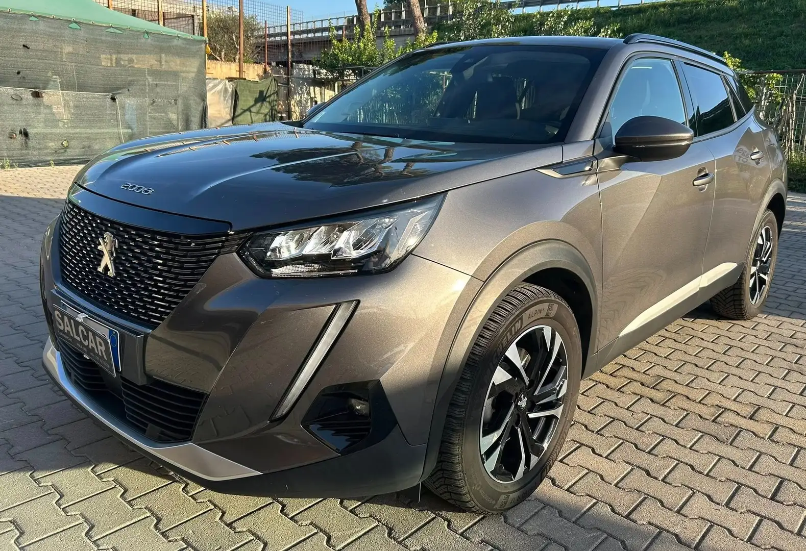 Peugeot 2008 1.5 HDi 130 CV EAT8 Allure Pack uniproprietario Grigio - 2