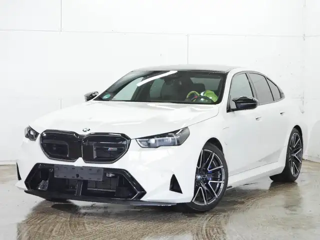 BMW M5 Limousine ab 1,99% eff. / Panorama B&W HiFi Drivin