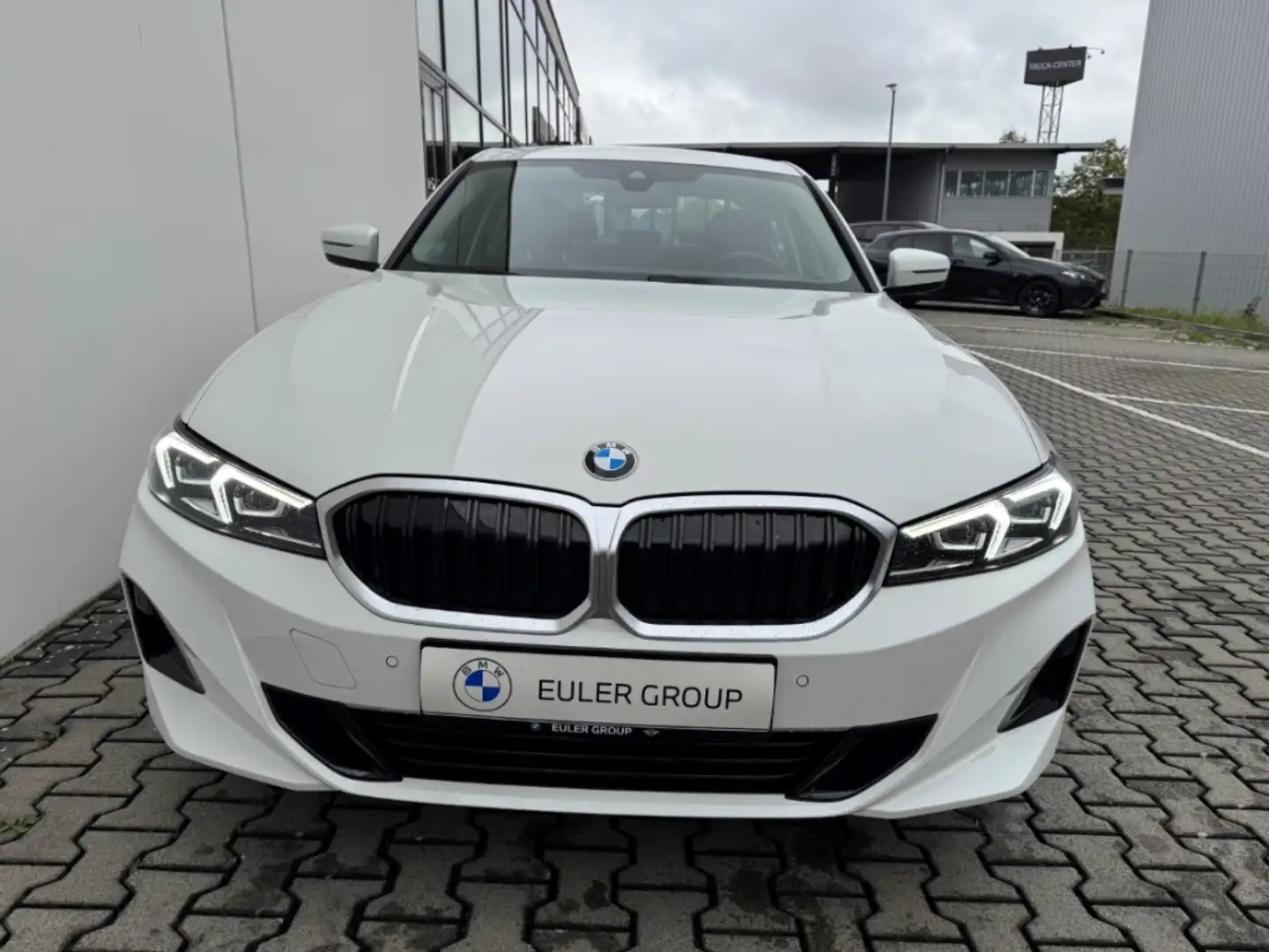 BMW 318 iA 17'' Comfort-Pak. Memory-Sitze Widescreen SHZ Weiß - 2