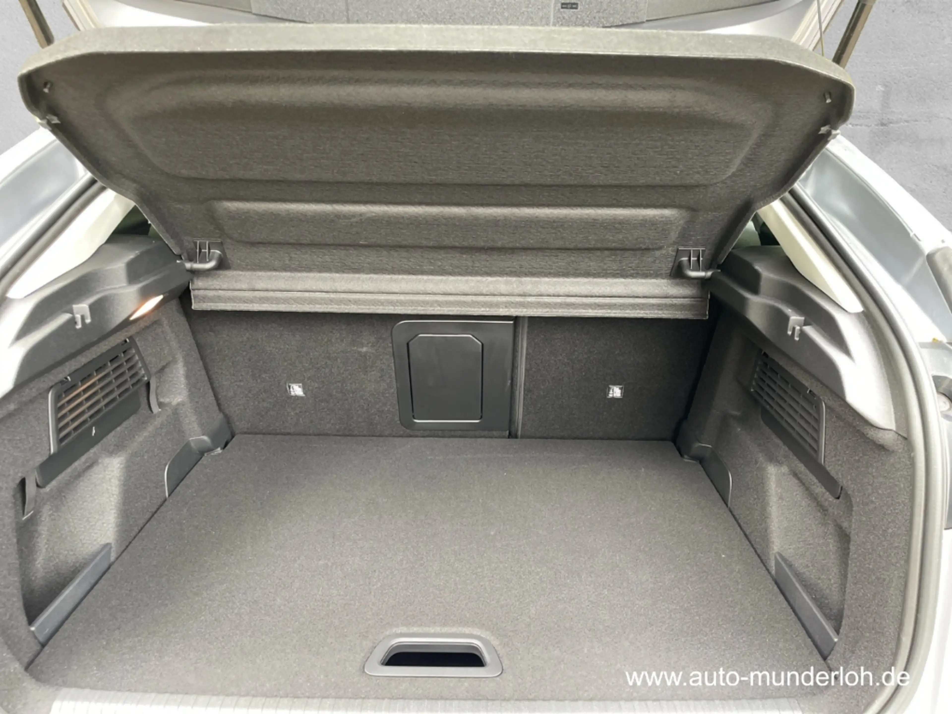 Citroen C4 PureTech 130 S&S EAT8 Max KLIMAAUTOM. NAVI KÄLTEPA — photo 6