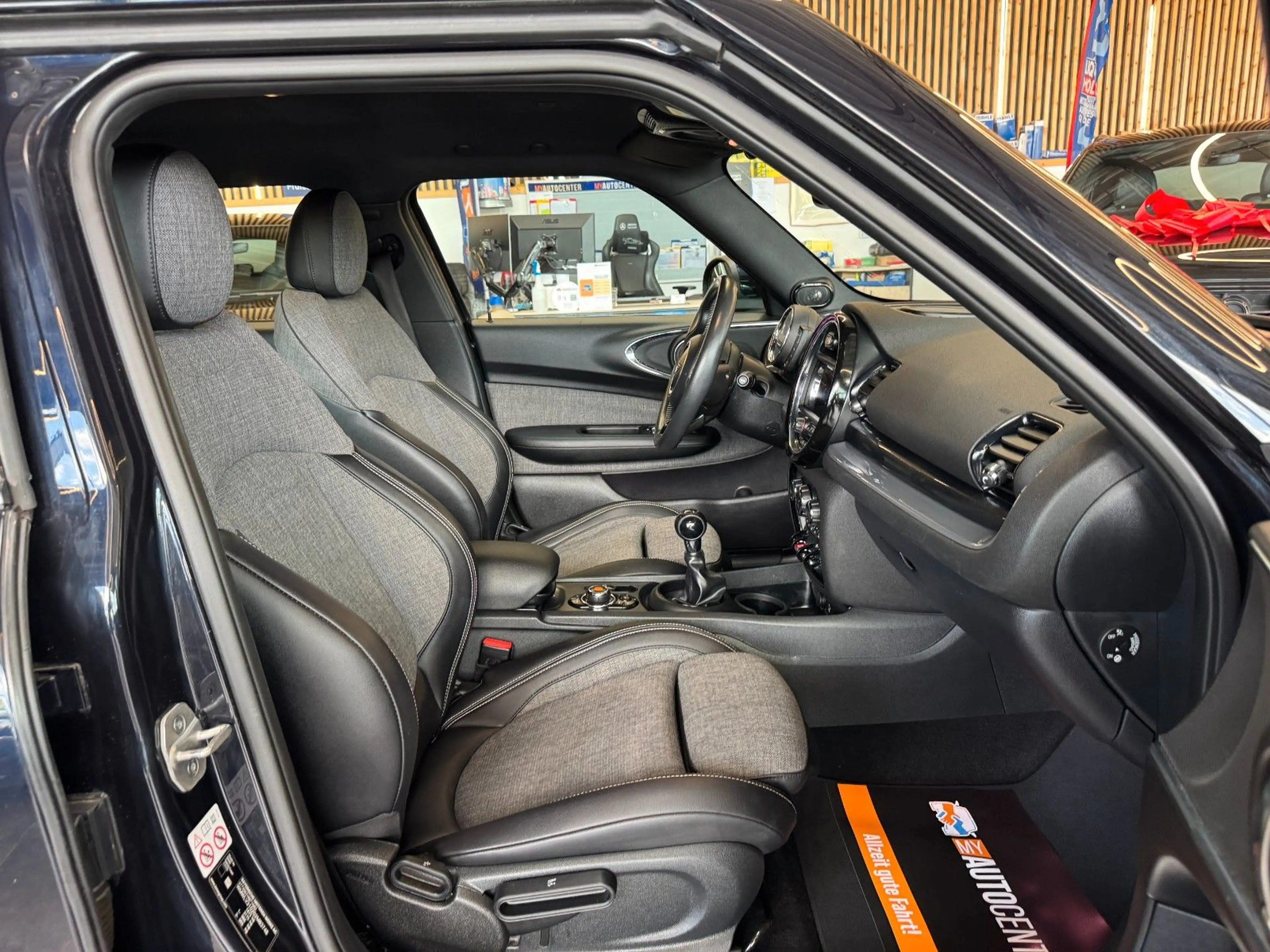 MINI Cooper Clubman Cooper *KEYLESS*HARMANN-SOUND*KLIMA*TEMPO*NAV* — photo 9