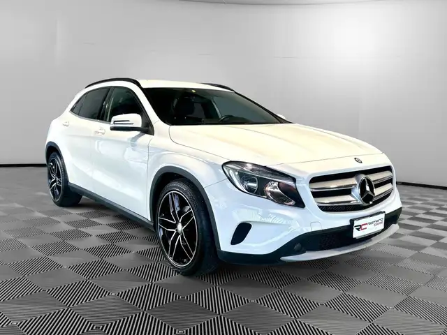 Mercedes-Benz GLA 200 GLA 200 Sport