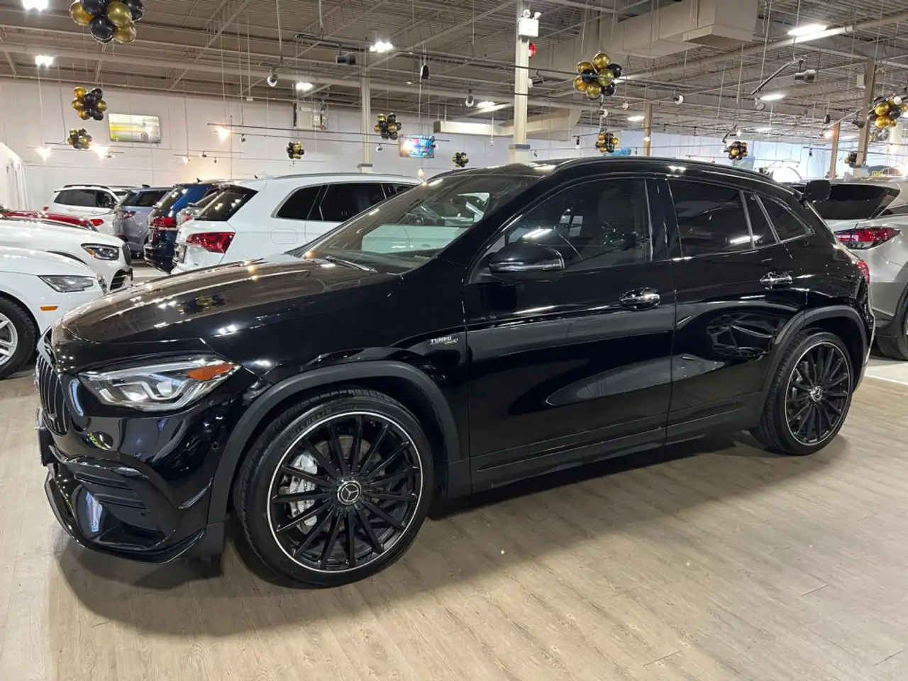 Mercedes-Benz GLA снимка Mercedes-Benz GLA