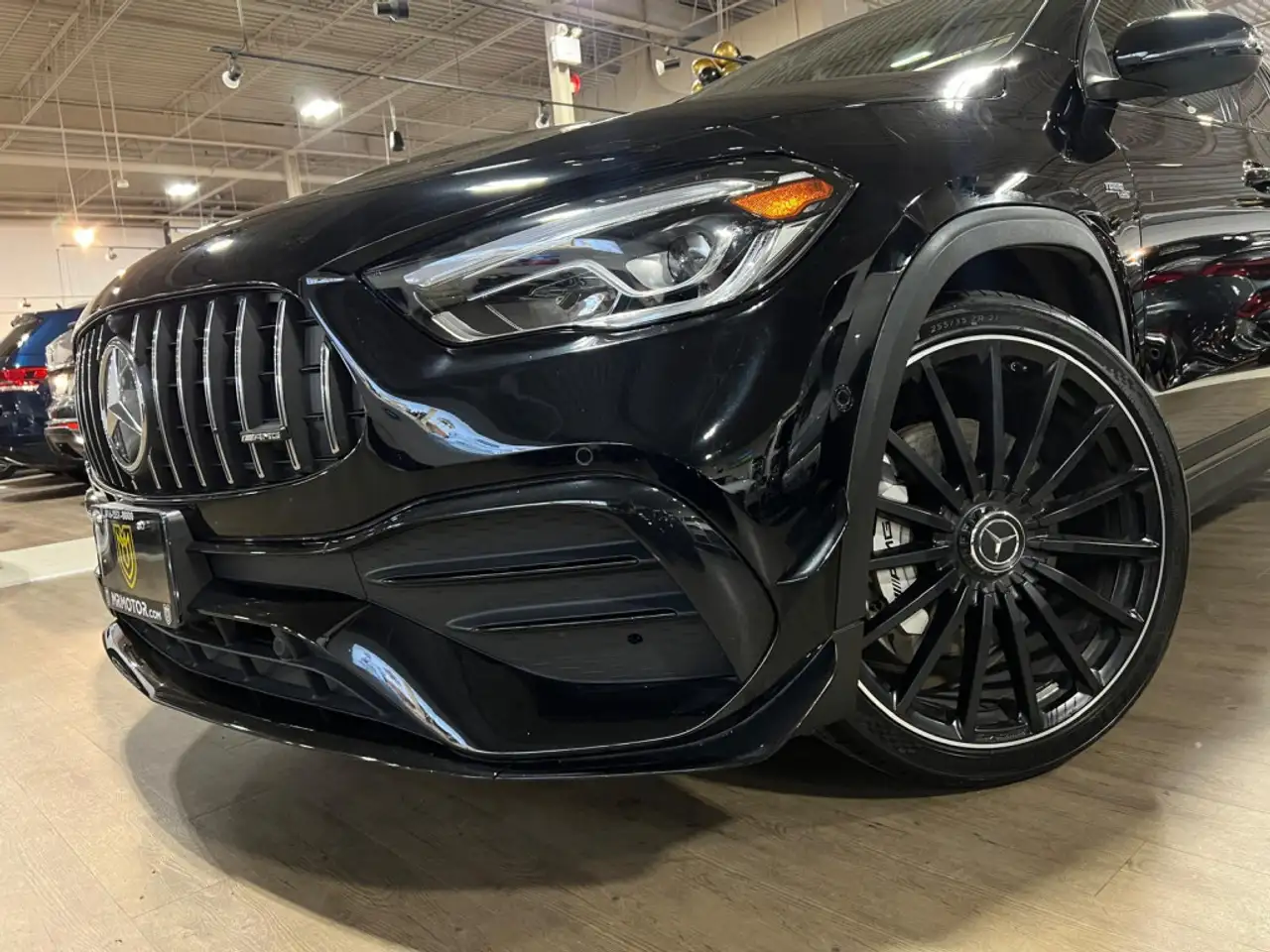 Mercedes-Benz GLA снимка Mercedes-Benz GLA