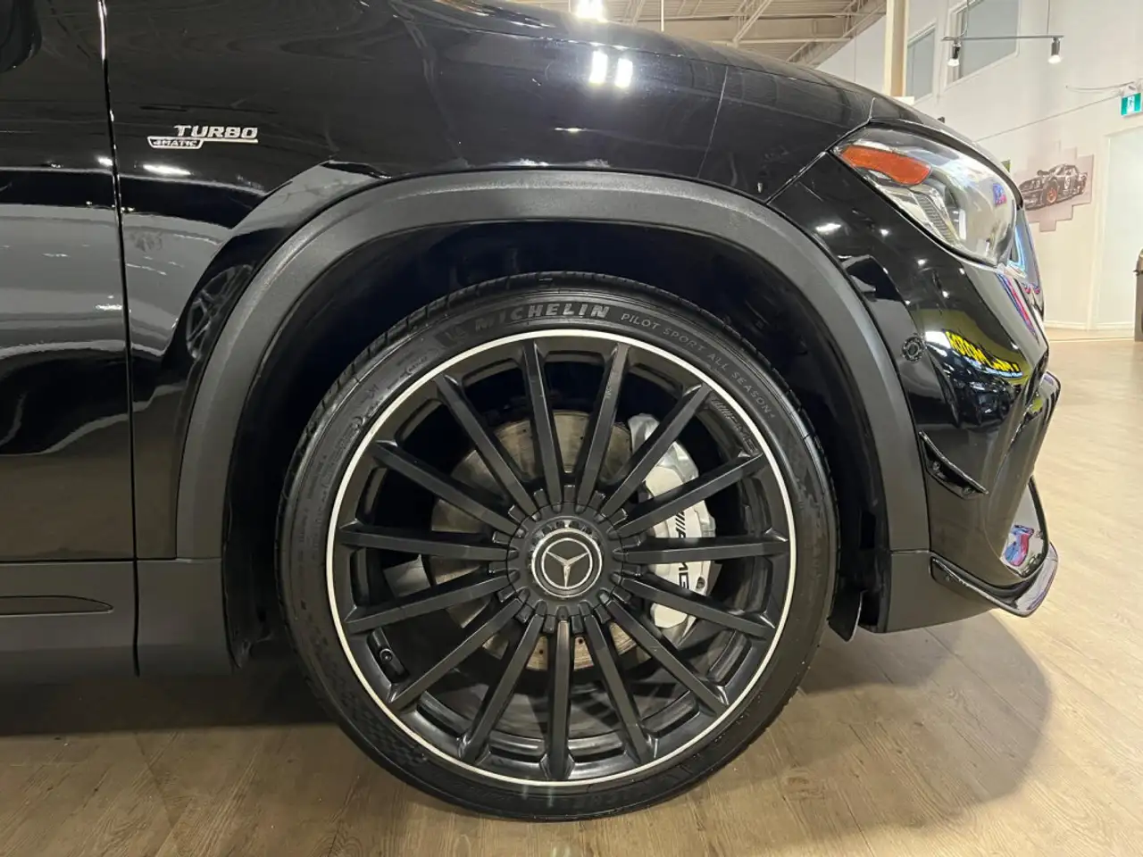 Mercedes-Benz GLA снимка Mercedes-Benz GLA