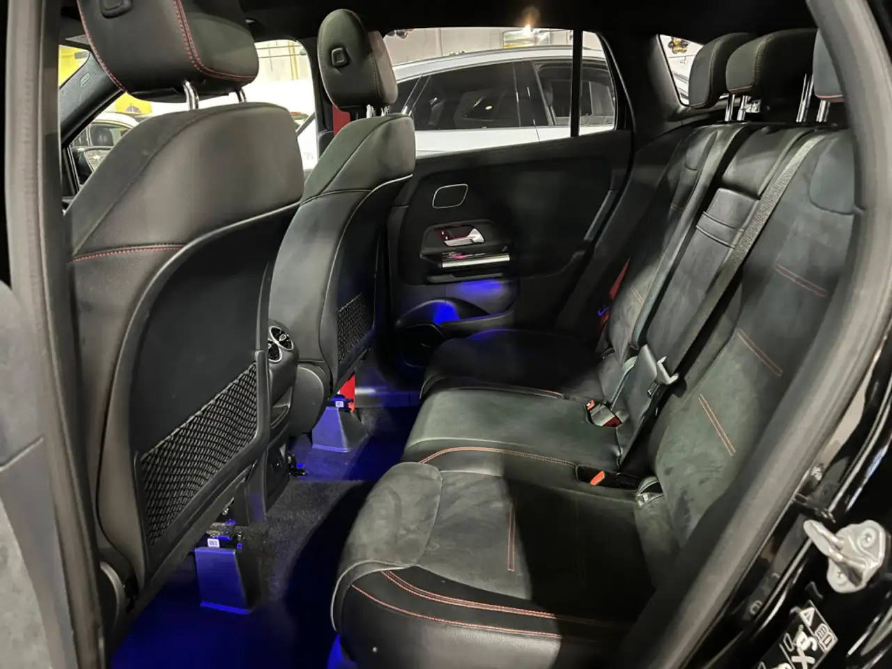 Mercedes-Benz GLA снимка Mercedes-Benz GLA