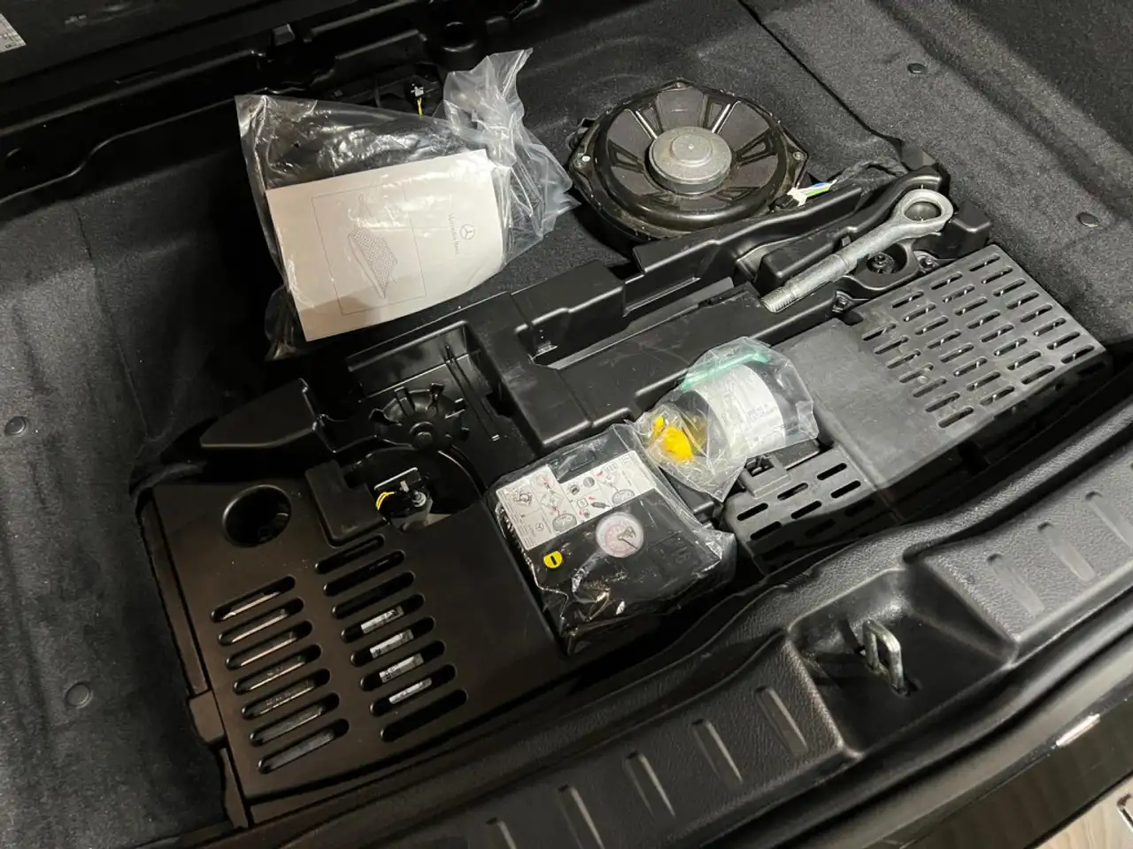 Mercedes-Benz GLA снимка Mercedes-Benz GLA