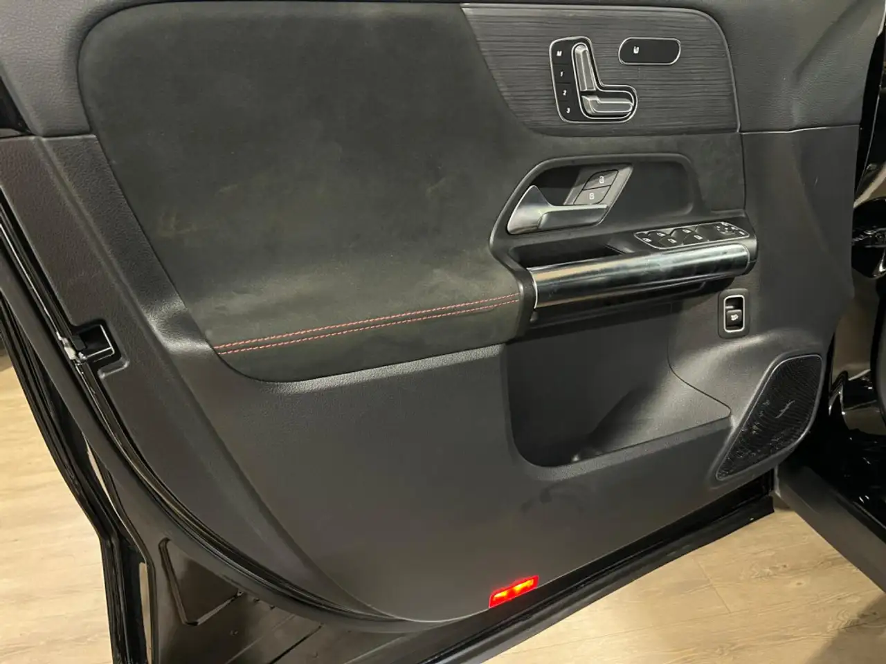 Mercedes-Benz GLA снимка Mercedes-Benz GLA