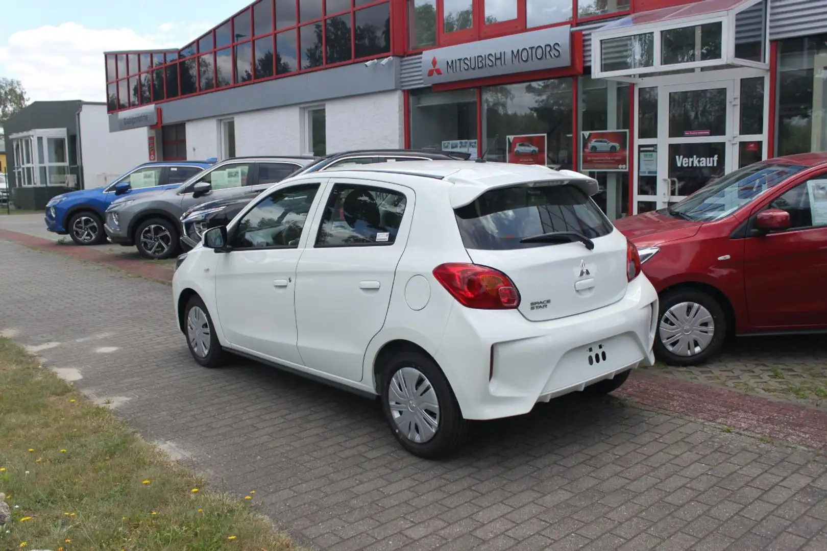 Mitsubishi Space Star BASIS 1.2 MIVEC DAB Radio Blanc - 2