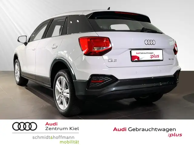 Audi Q2 view 4
