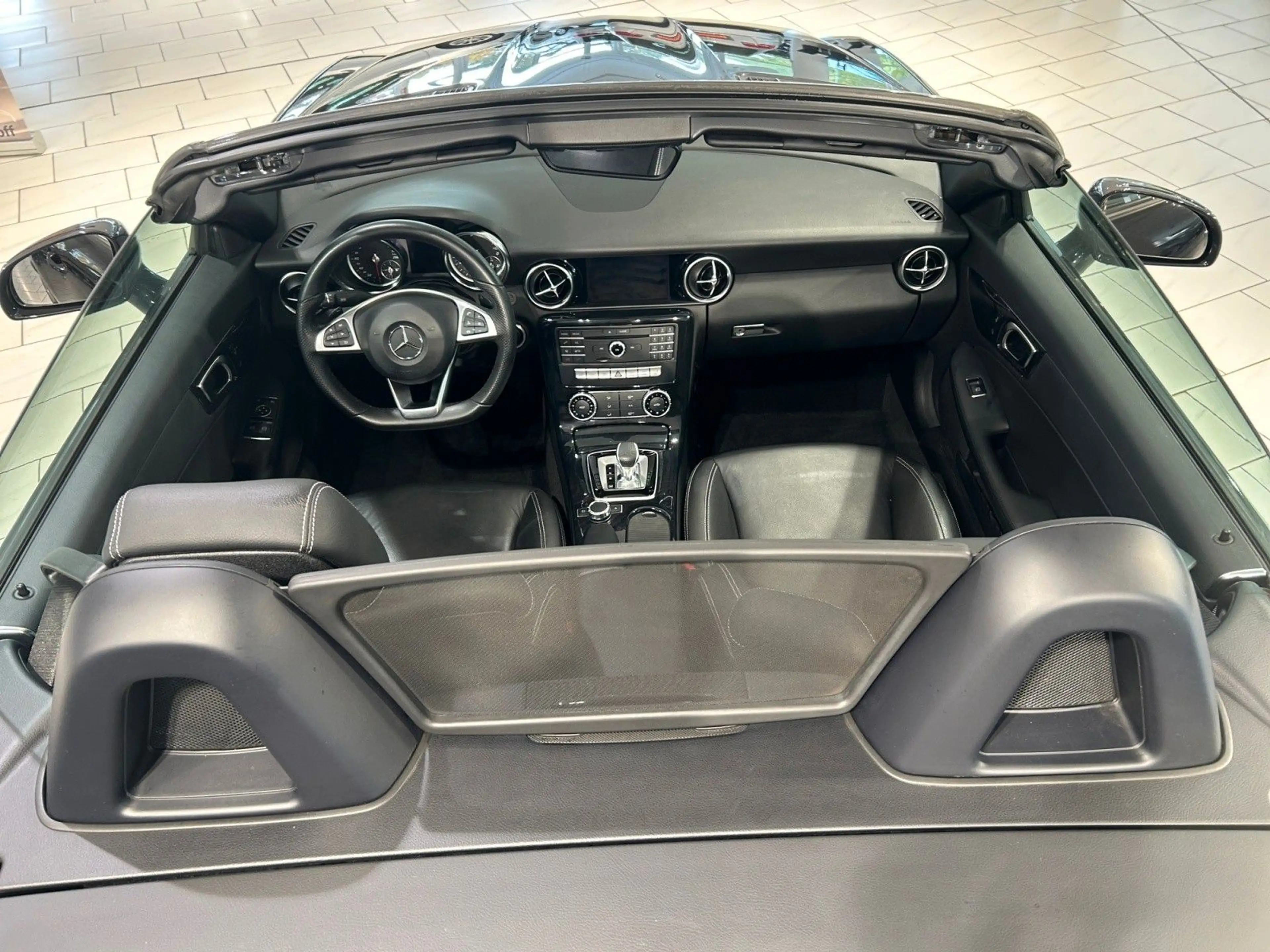 Mercedes-Benz SLC 300 Roadster Aut. SHZ PARK LEDER SCHECKHEFT — photo 8
