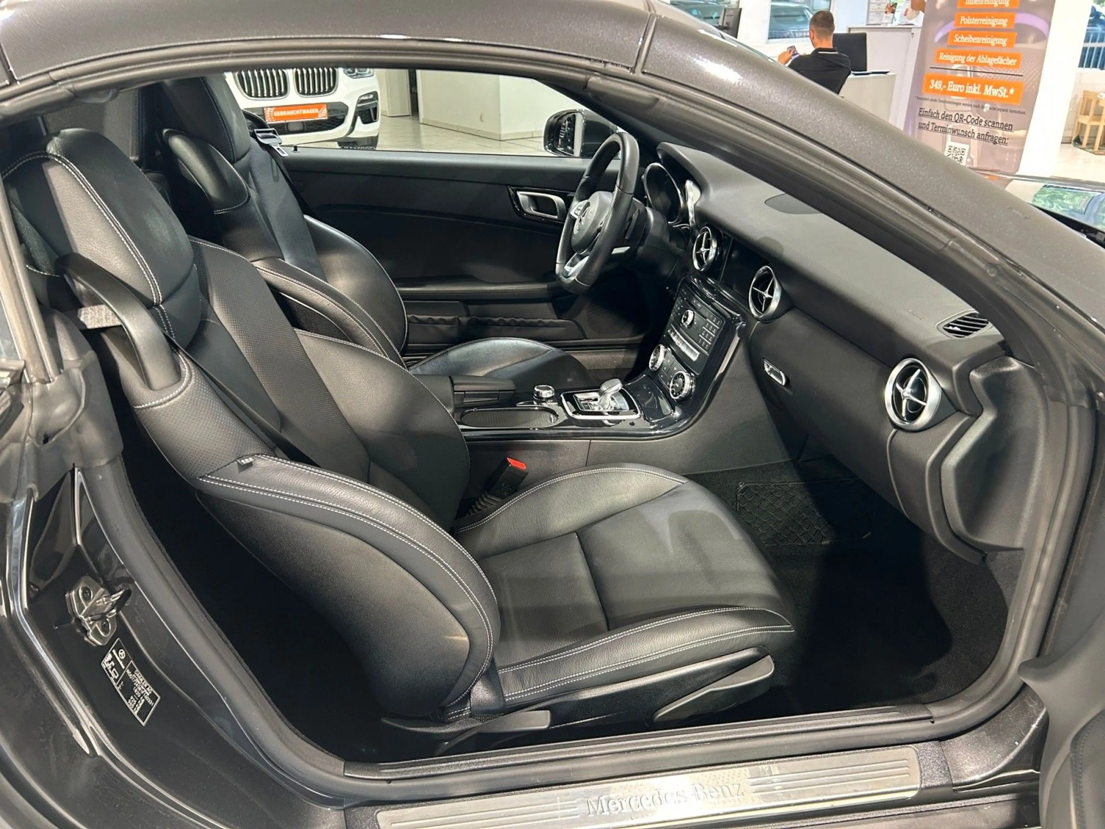 Mercedes-Benz SLC 300 Roadster Aut. SHZ PARK LEDER SCHECKHEFT — photo 10