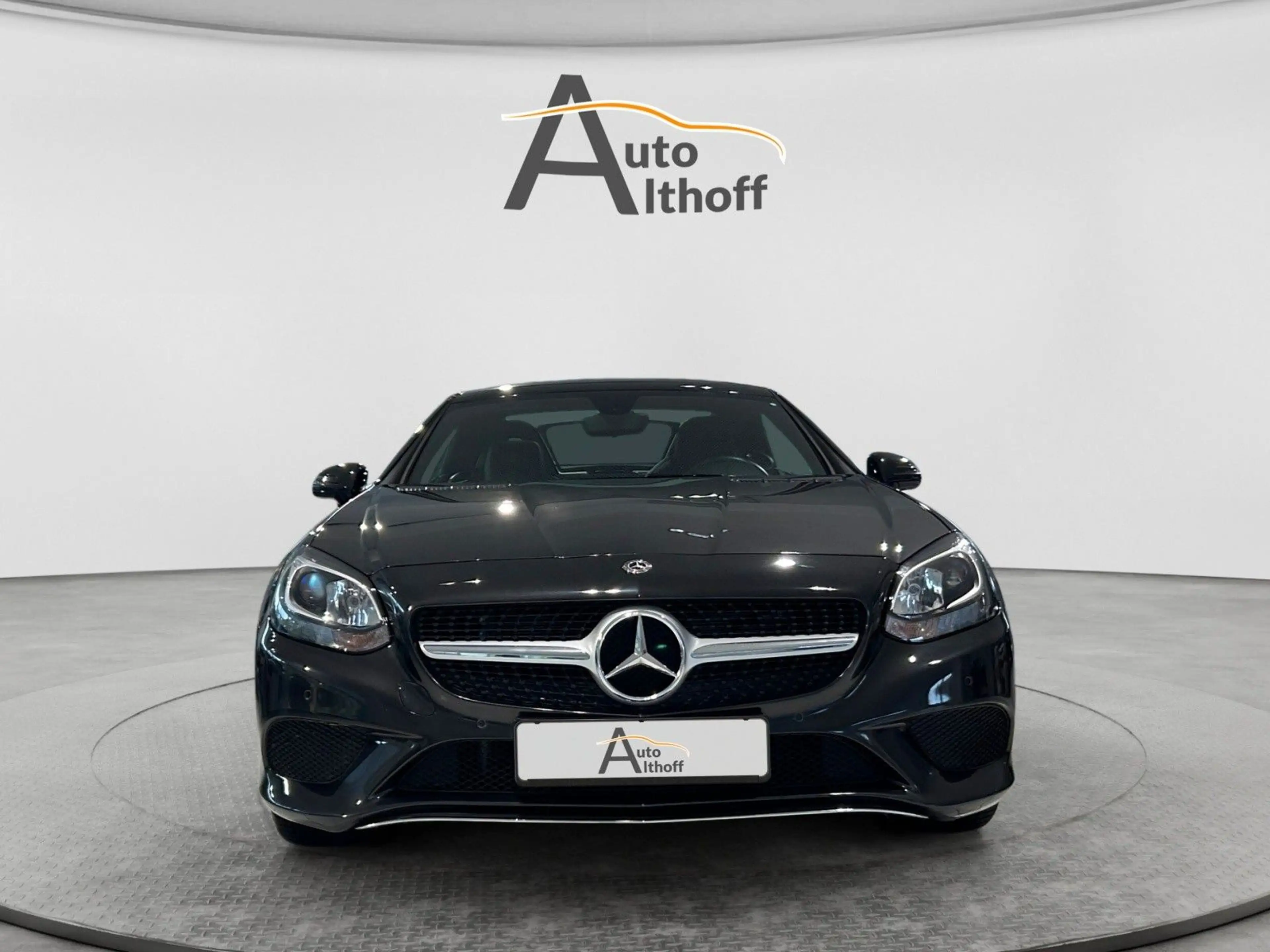 Mercedes-Benz SLC 300 Roadster Aut. SHZ PARK LEDER SCHECKHEFT — photo 2