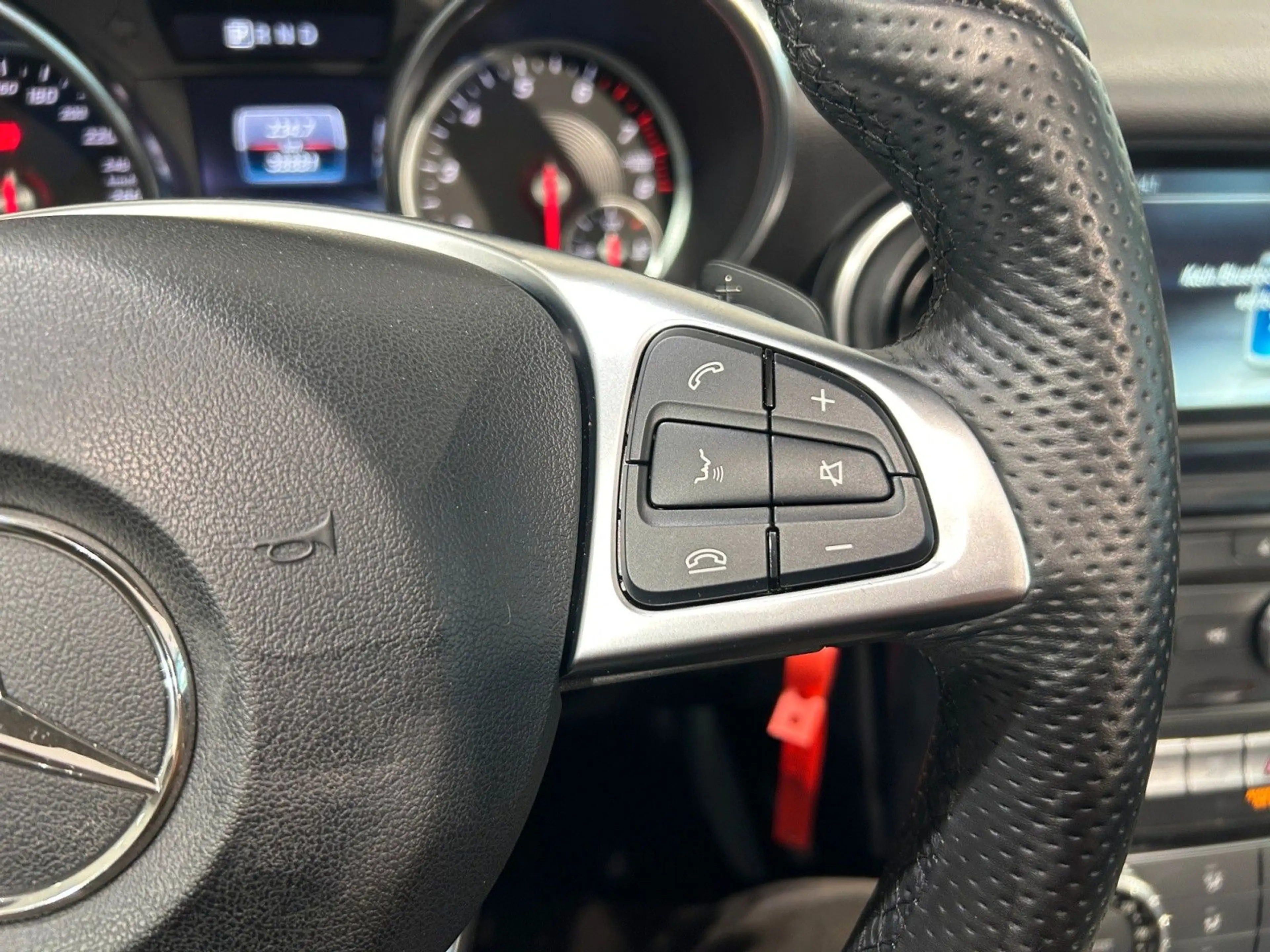 Mercedes-Benz SLC 300 Roadster Aut. SHZ PARK LEDER SCHECKHEFT — photo 15