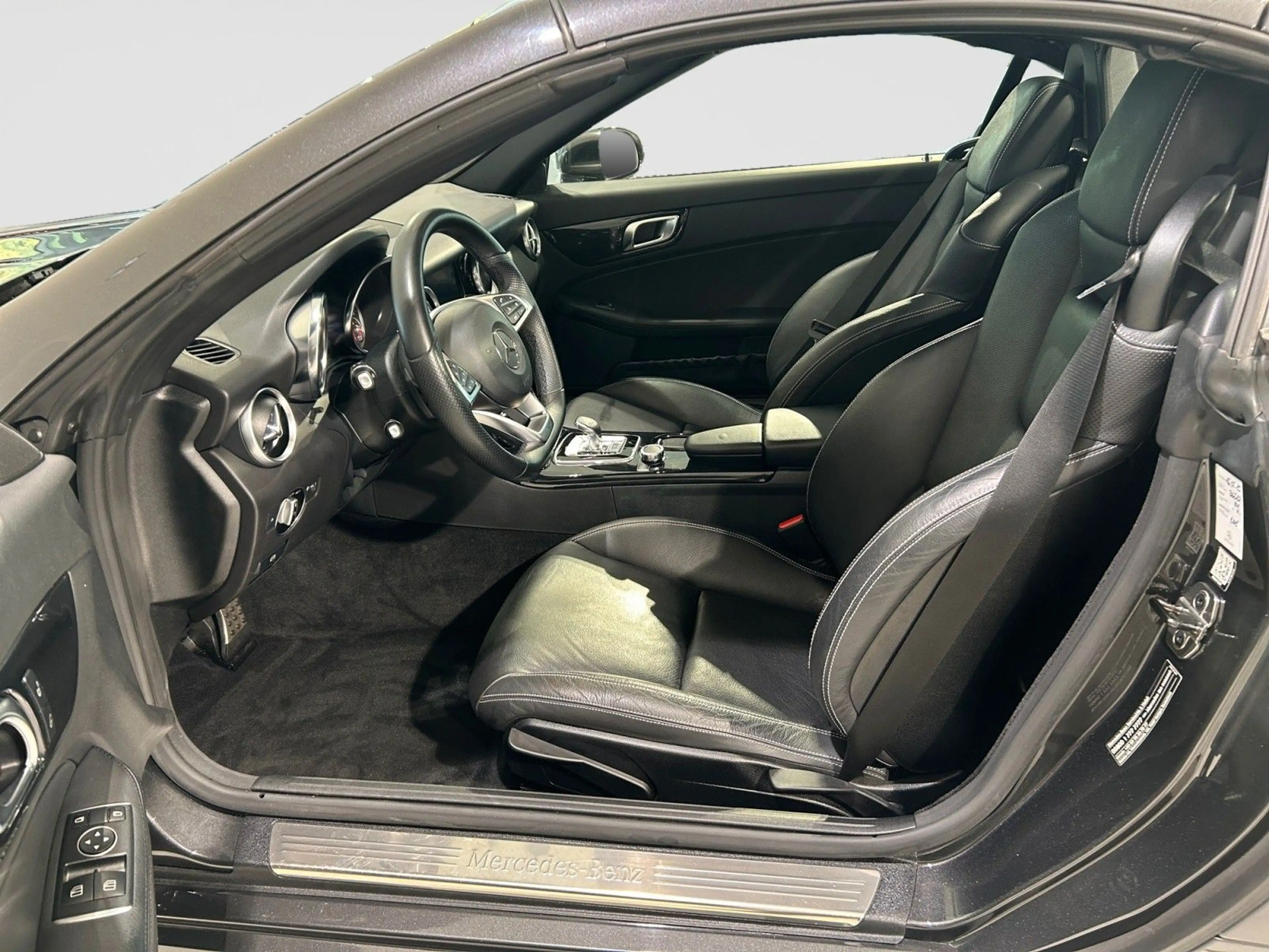 Mercedes-Benz SLC 300 Roadster Aut. SHZ PARK LEDER SCHECKHEFT — photo 9